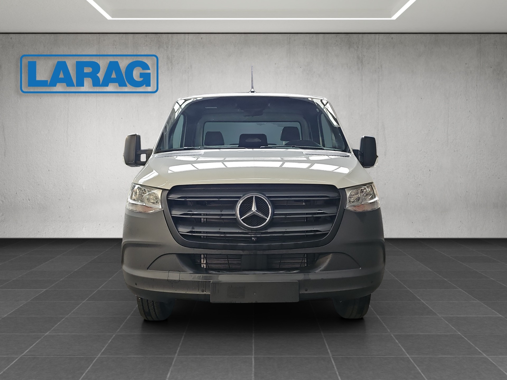 MERCEDES-BENZ 519-image-1