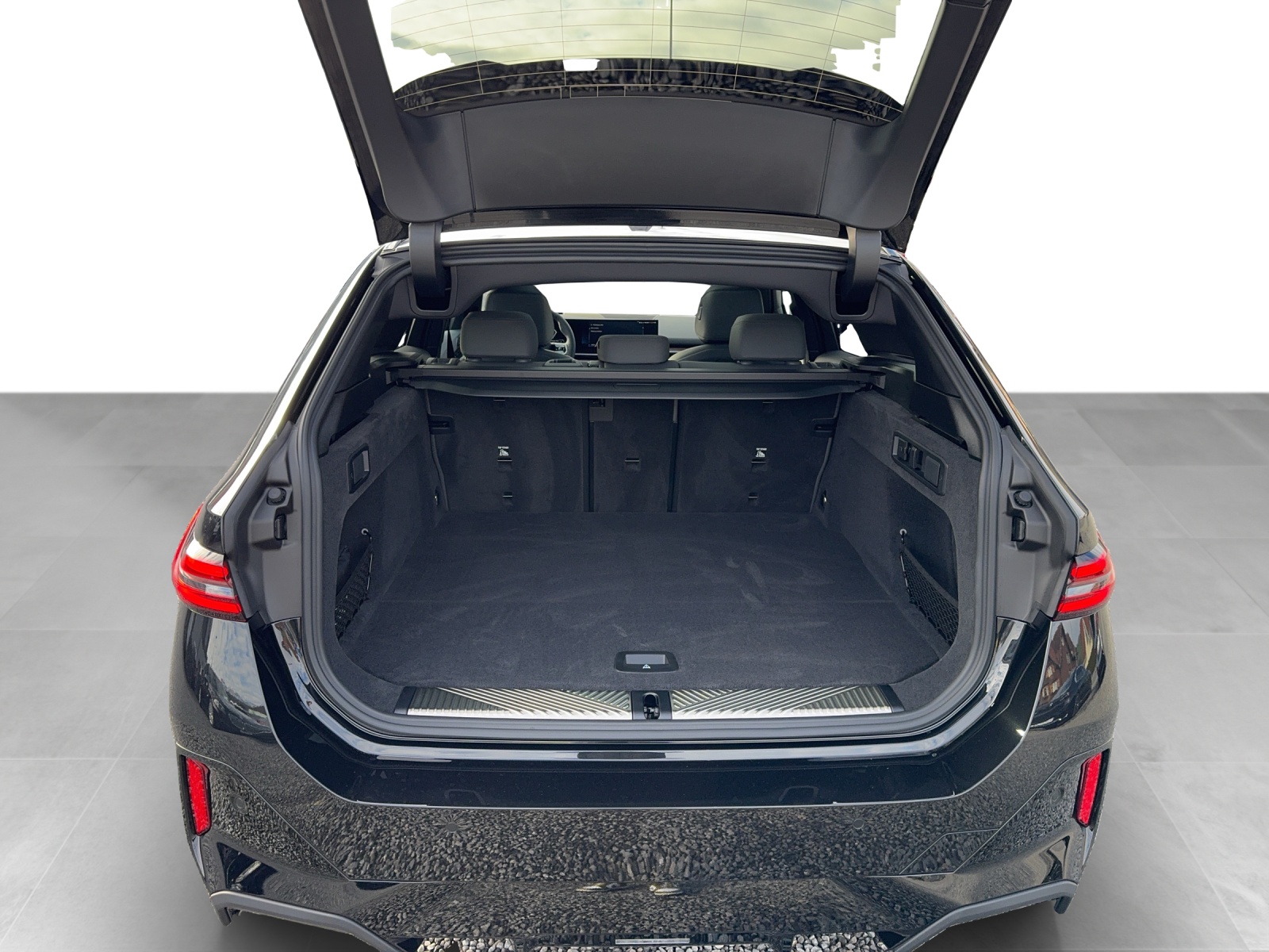 BMW 540d xDrive 48V Touring M Sport Pro-image-17