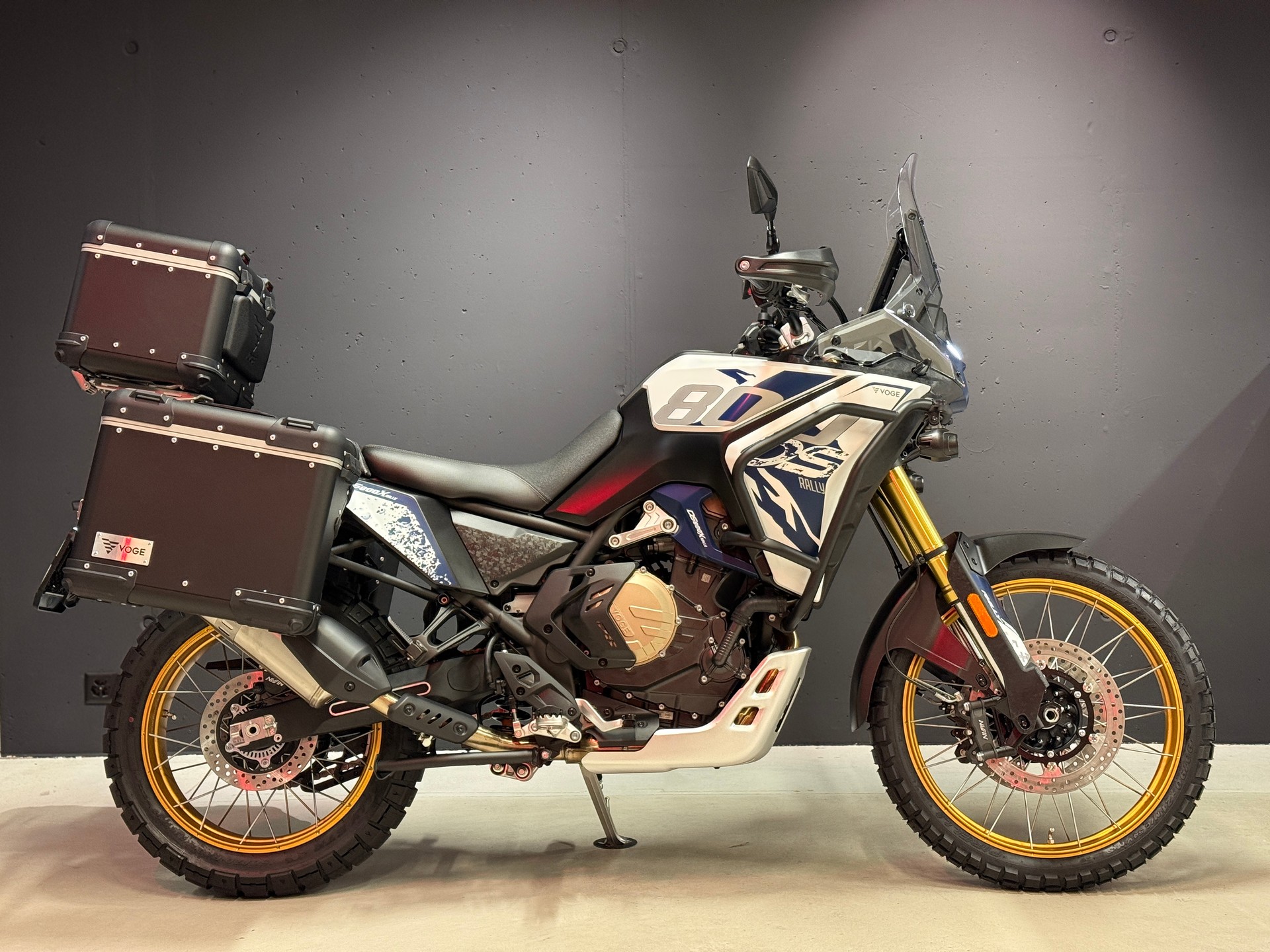 VOGE DS 800 Rally-showroom-element-1