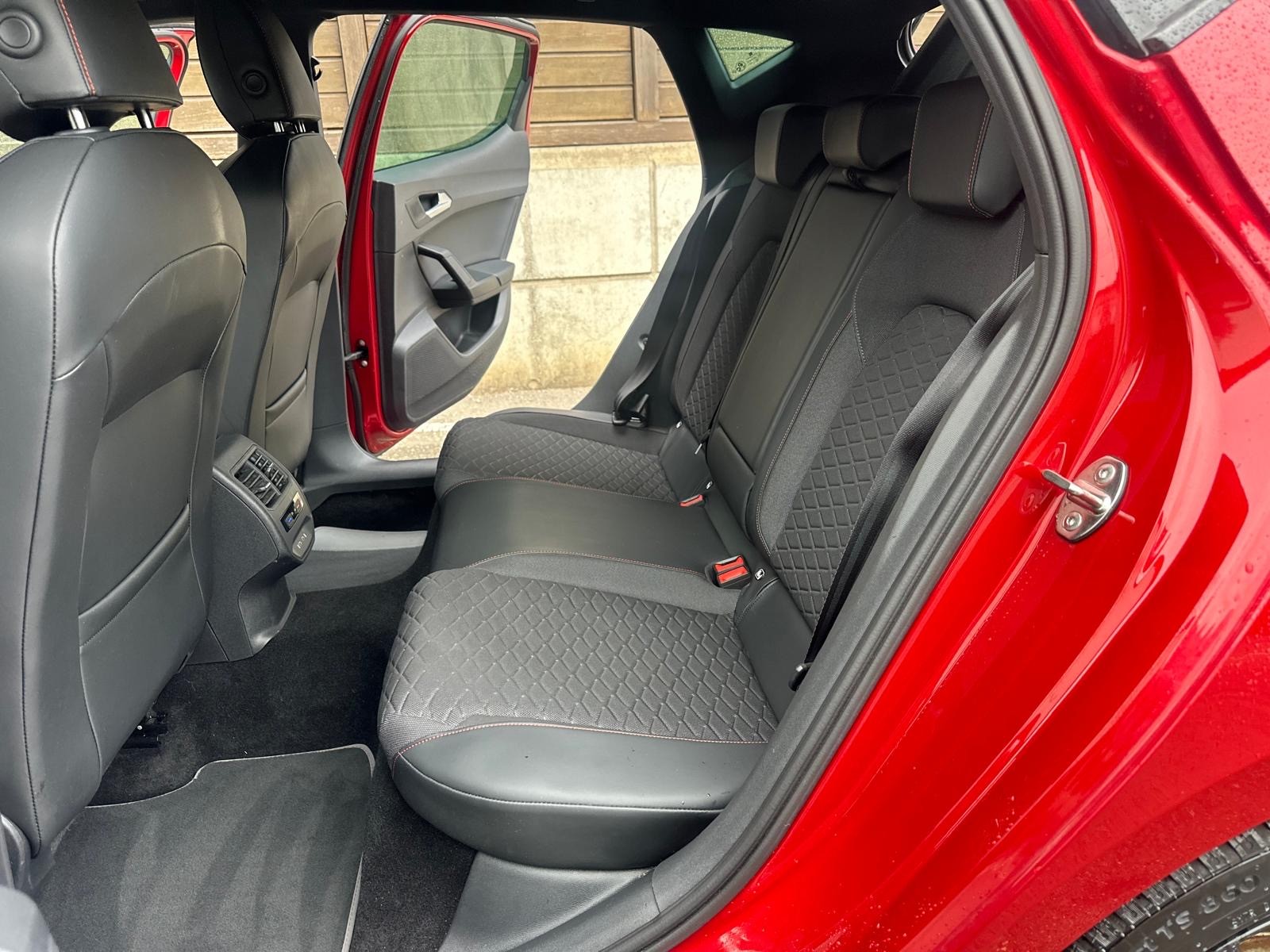 SEAT Leon 1.4 eHybrid pHEV DSG FR-image-10