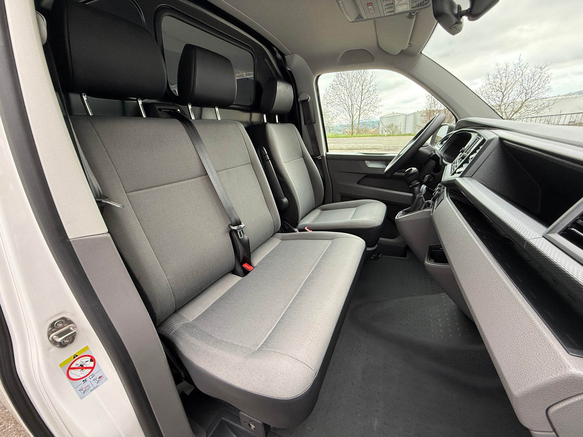 VW T6.1 2.0 TDI lange Ausführung-showroom-element-2