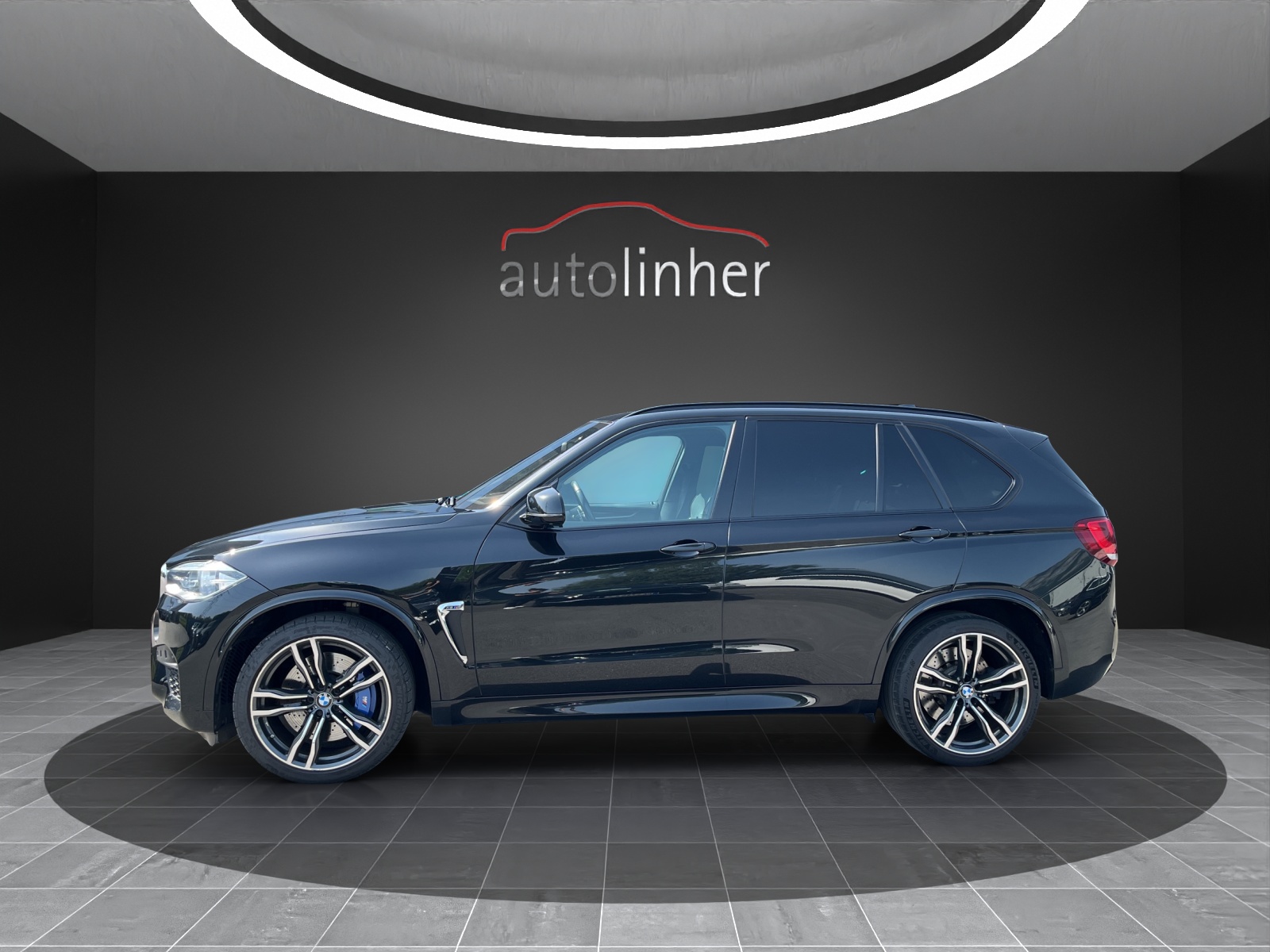 BMW X5M Steptronic-showroom-element-1