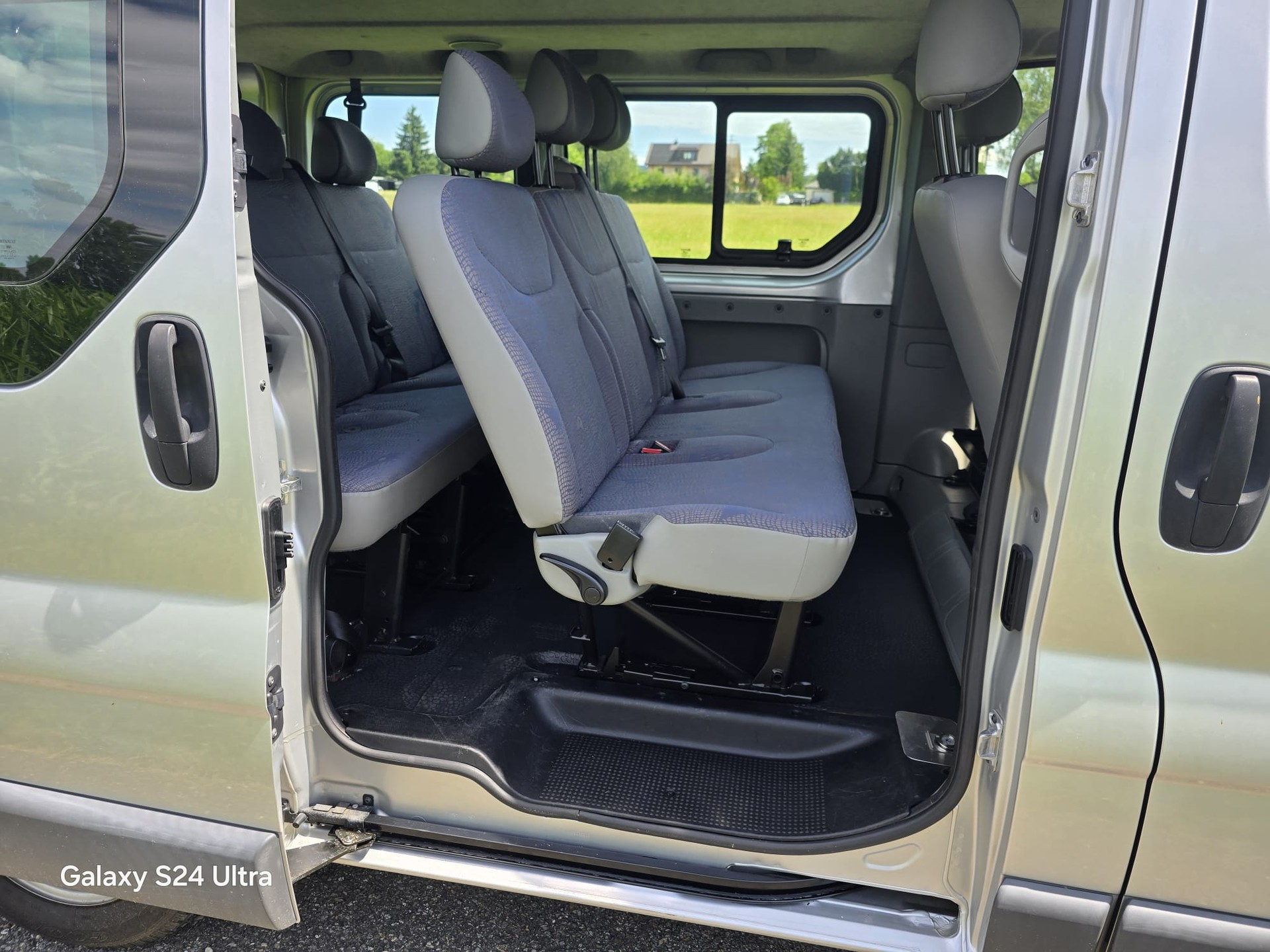 RENAULT Trafic 1.9 dCi 100 2.9t-image-8
