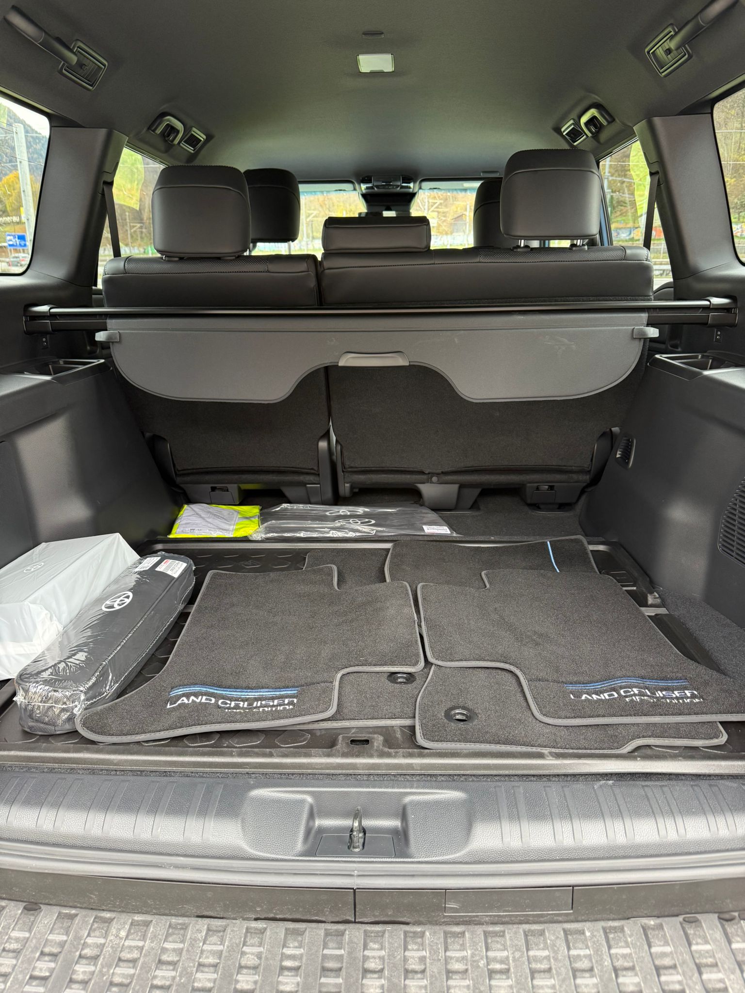 TOYOTA Land Cruiser 2.8TD First Edition-image-13
