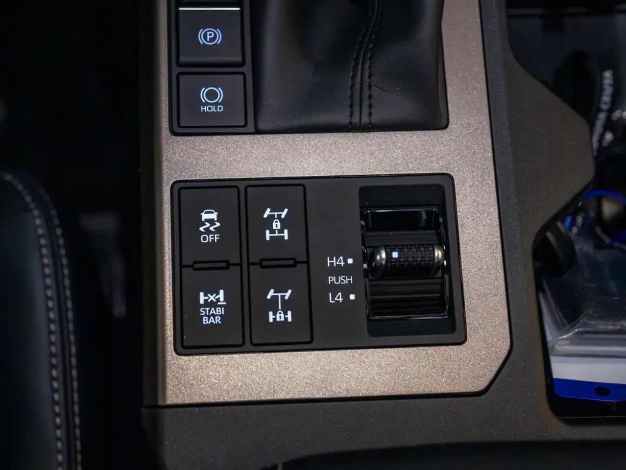 TOYOTA Land Cruiser 2.8TD First Edition-image-11
