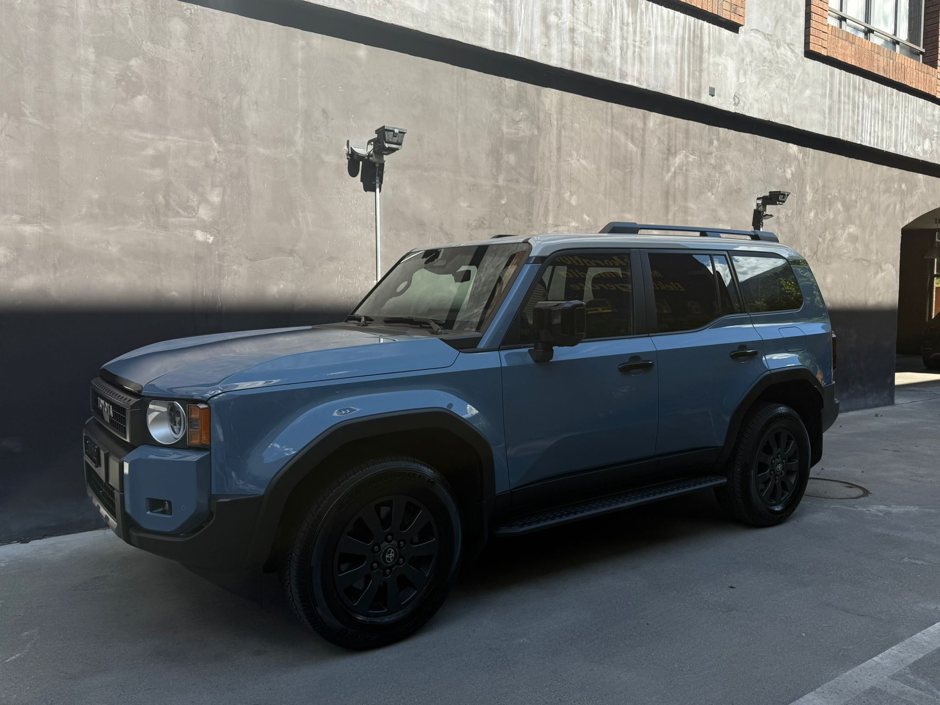 TOYOTA Land Cruiser 2.8TD First Edition-image-0