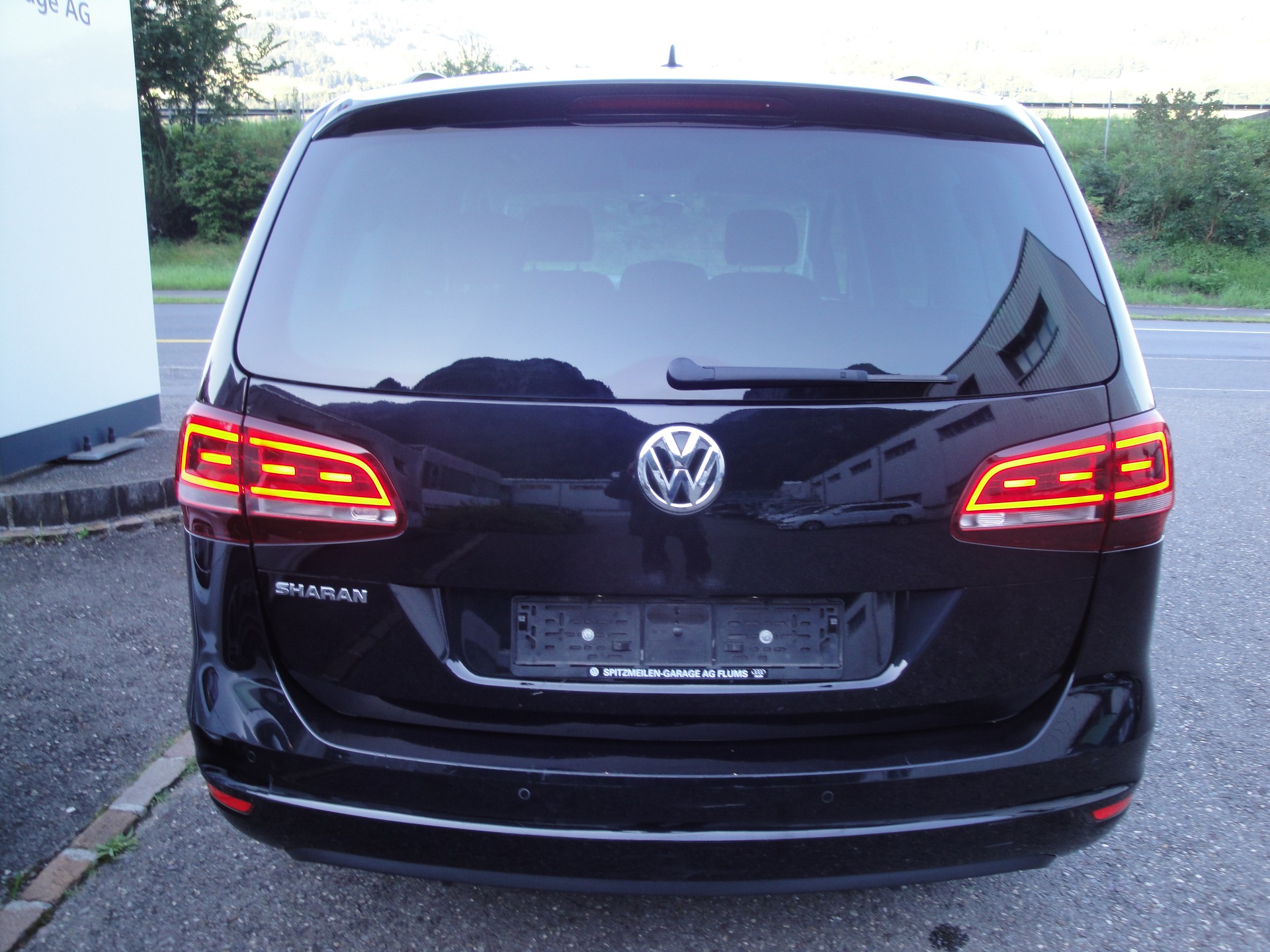 VW Sharan 1.4TSI BMT Comfort 7-Sitzer-image-4