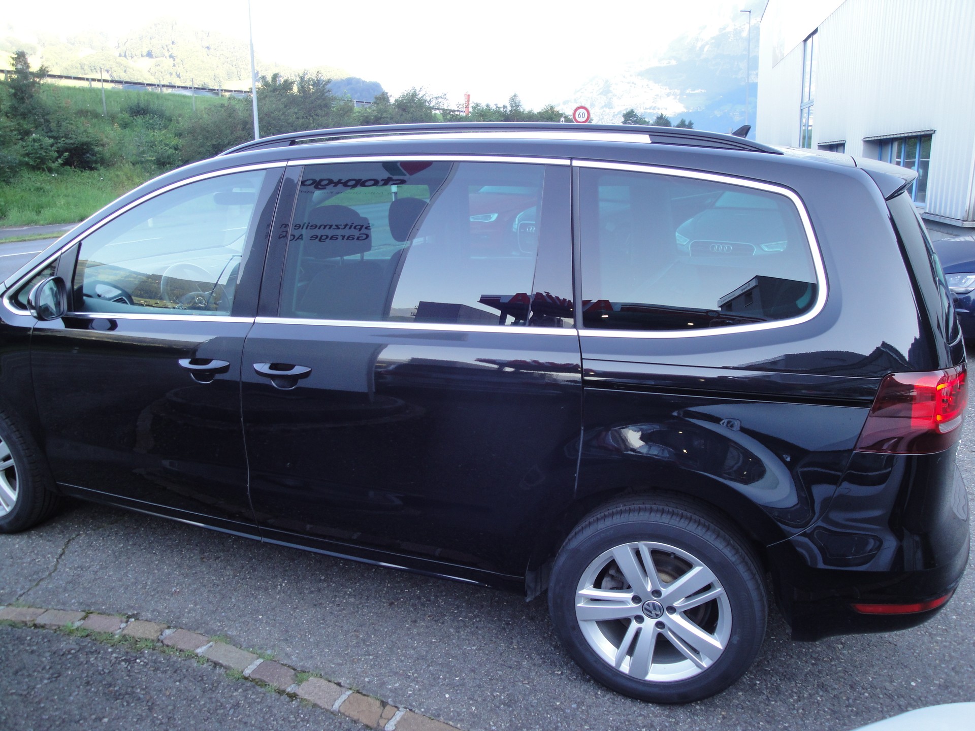 VW Sharan 1.4TSI BMT Comfort 7-Sitzer-image-2