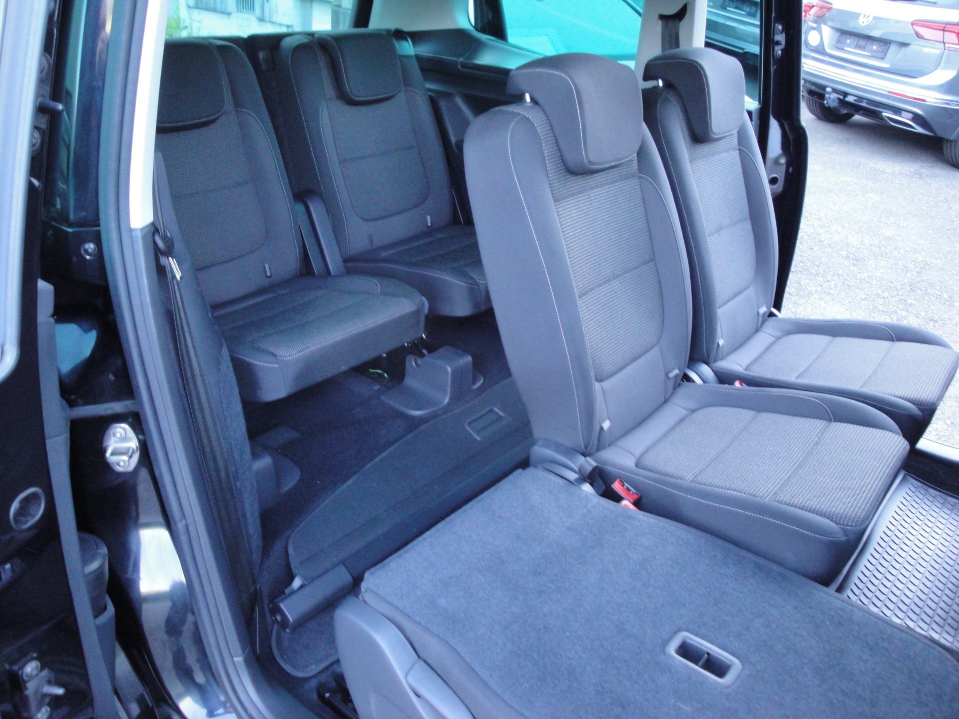 VW Sharan 1.4TSI BMT Comfort 7-Sitzer-image-8