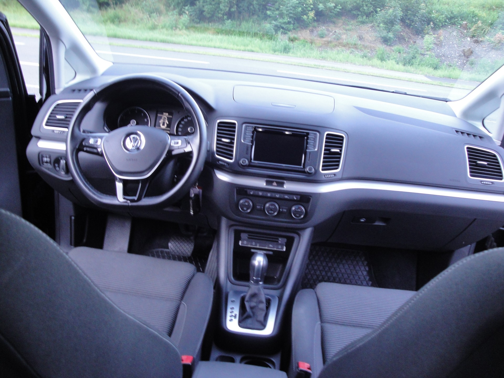 VW Sharan 1.4TSI BMT Comfort 7-Sitzer-image-15