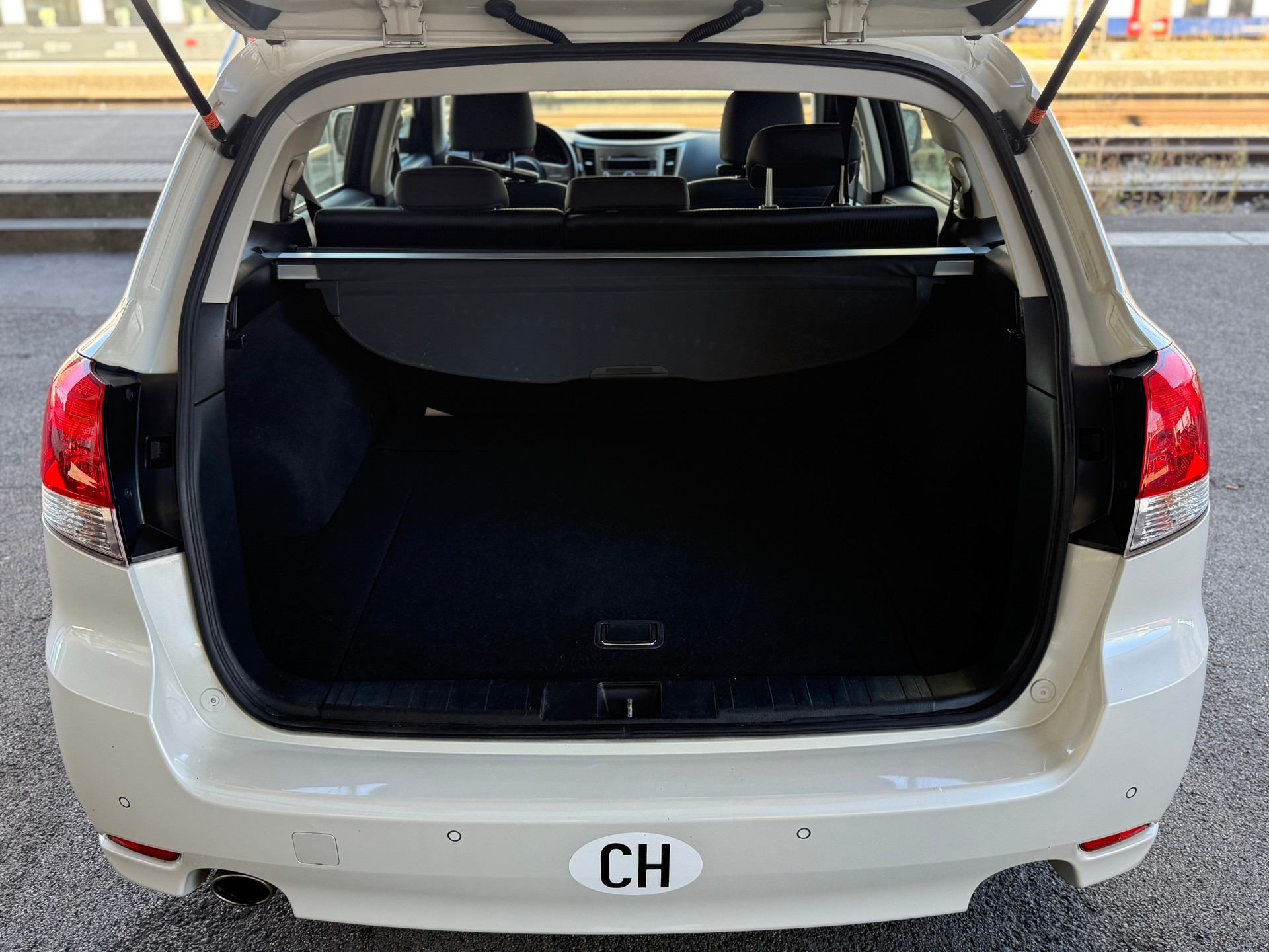 SUBARU Legacy 2.0D Swiss AWD-image-7