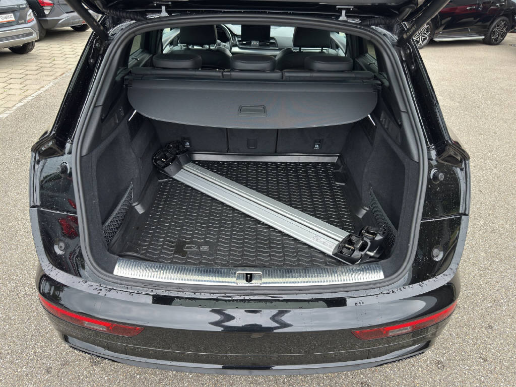 AUDI Q5 2.0 40 TDI S Line quattro S-Tronic-image-9