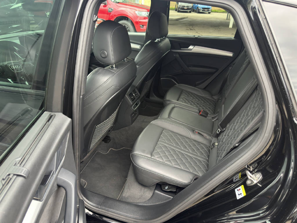 AUDI Q5 2.0 40 TDI S Line quattro S-Tronic-image-8