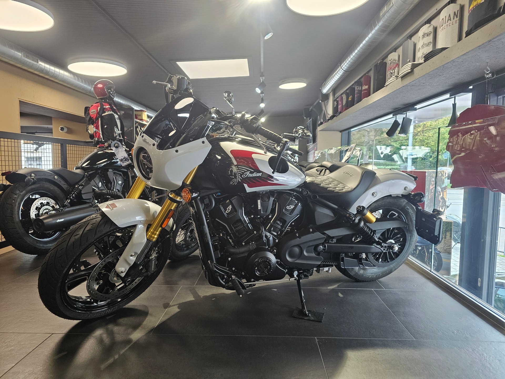 INDIAN 101-showroom-element-1