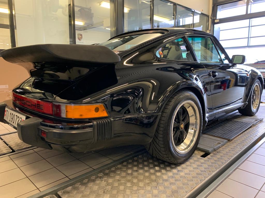 PORSCHE 911 Turbo-image-1