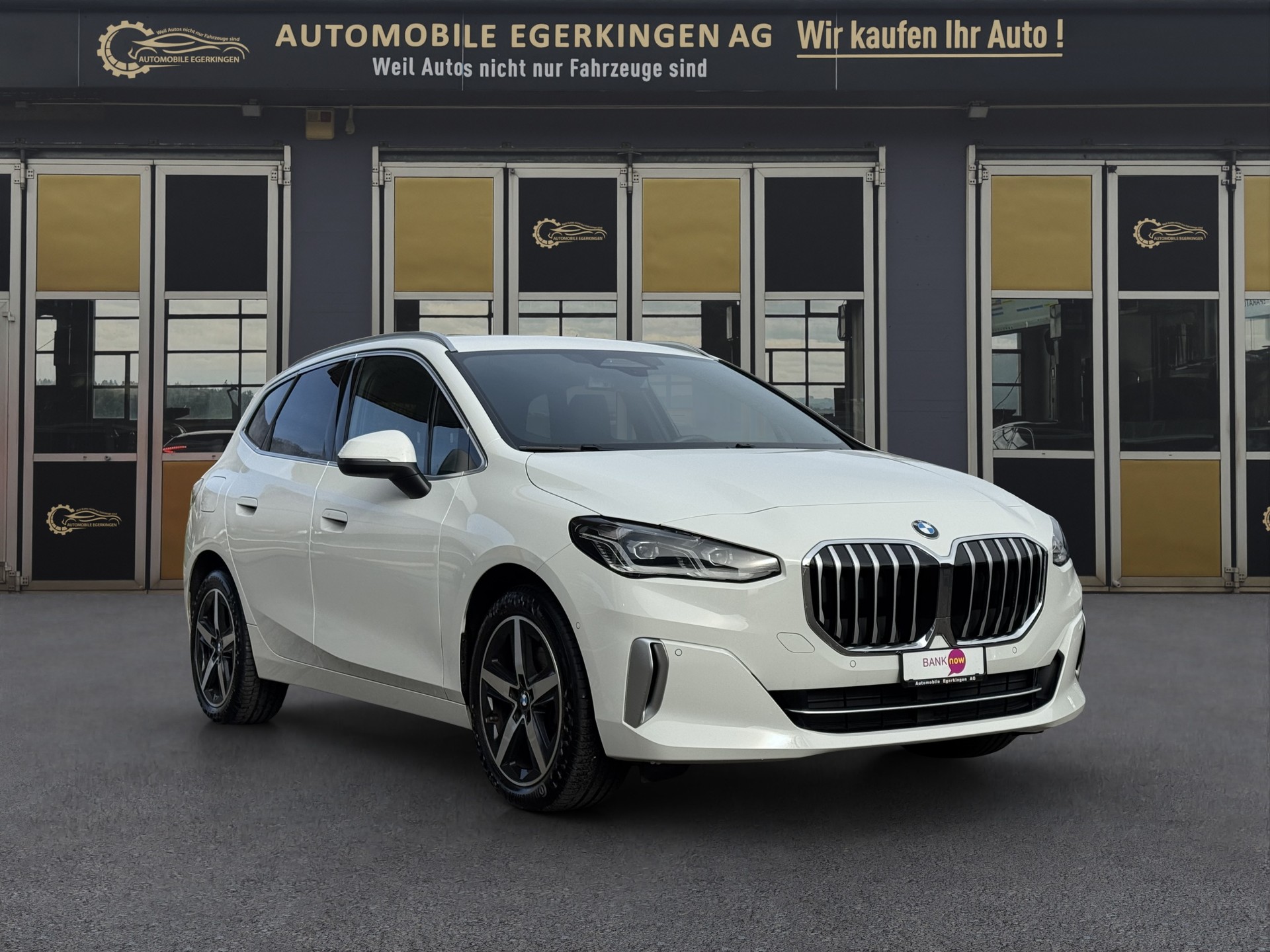 BMW 218d Active Tourer Luxury Line-image-2