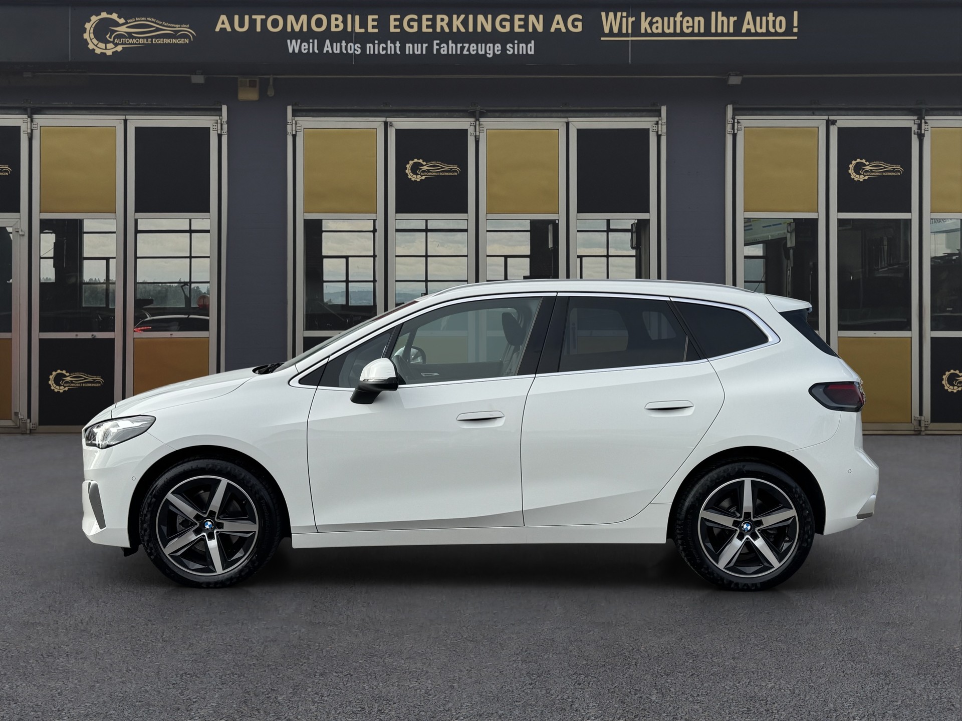 BMW 218d Active Tourer Luxury Line-image-7