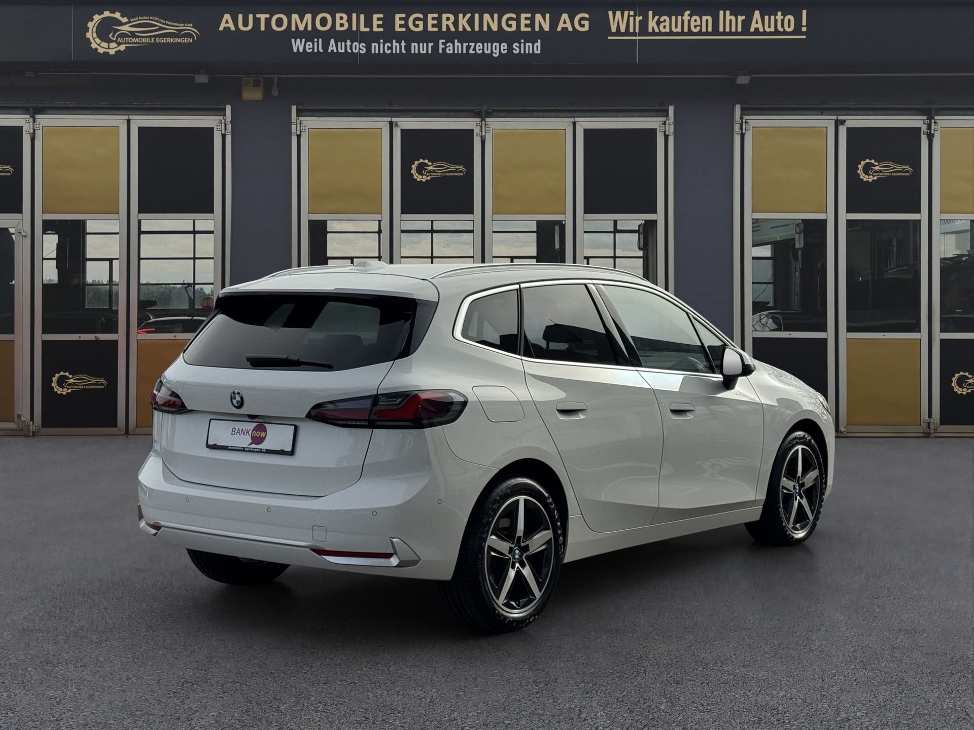 BMW 218d Active Tourer Luxury Line-image-4