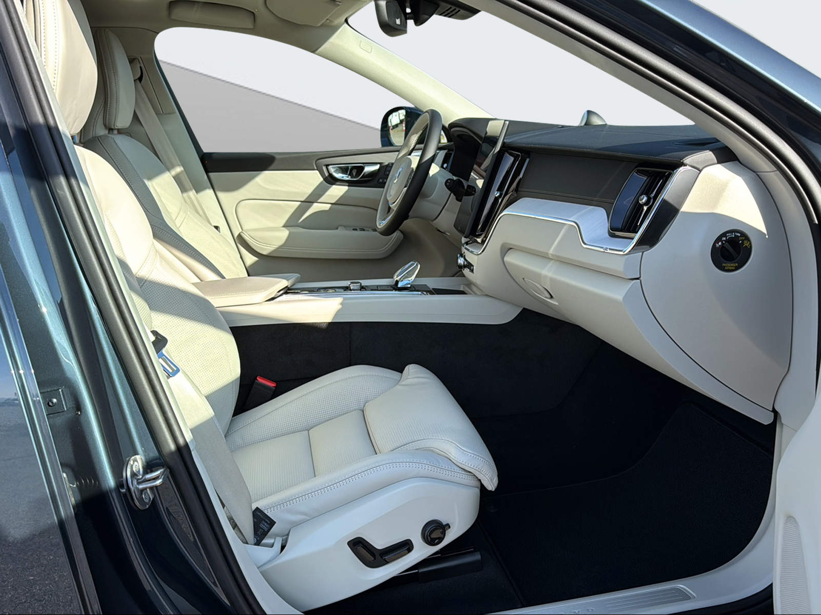 VOLVO XC60 2.0 T8 TE Ultra Bright eAWD-image-14