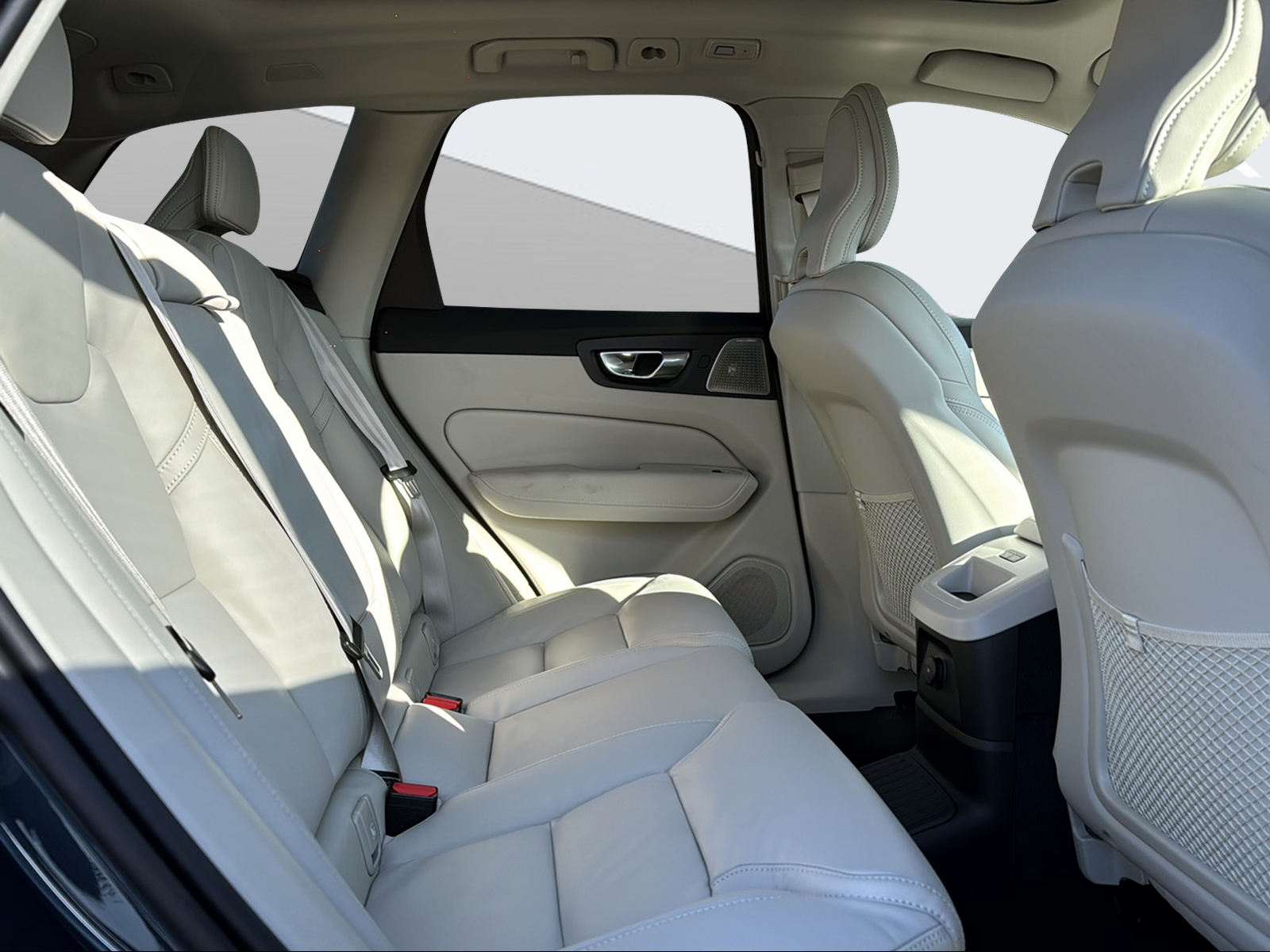 VOLVO XC60 2.0 T8 TE Ultra Bright eAWD-image-10