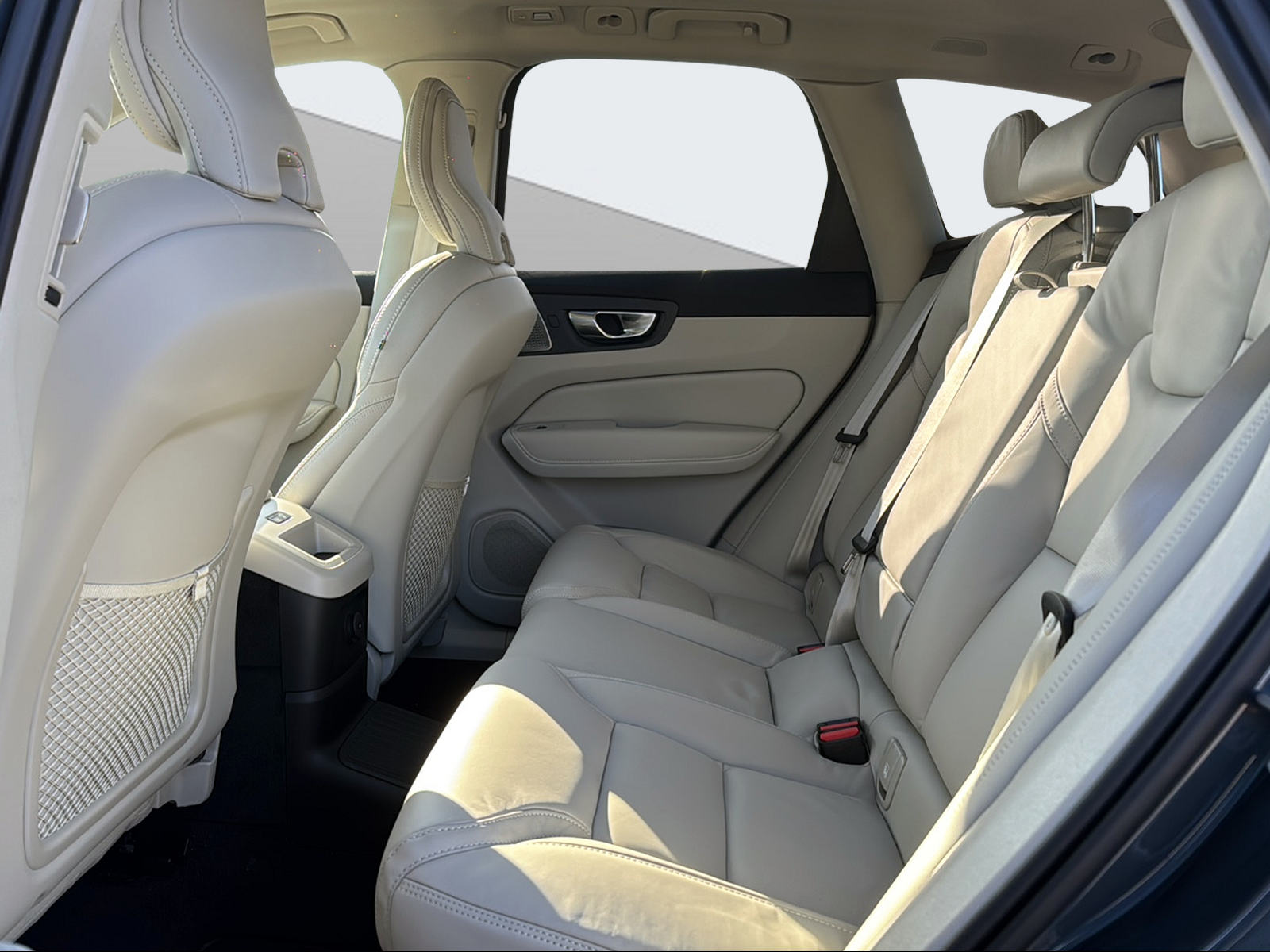VOLVO XC60 2.0 T8 TE Ultra Bright eAWD-image-13