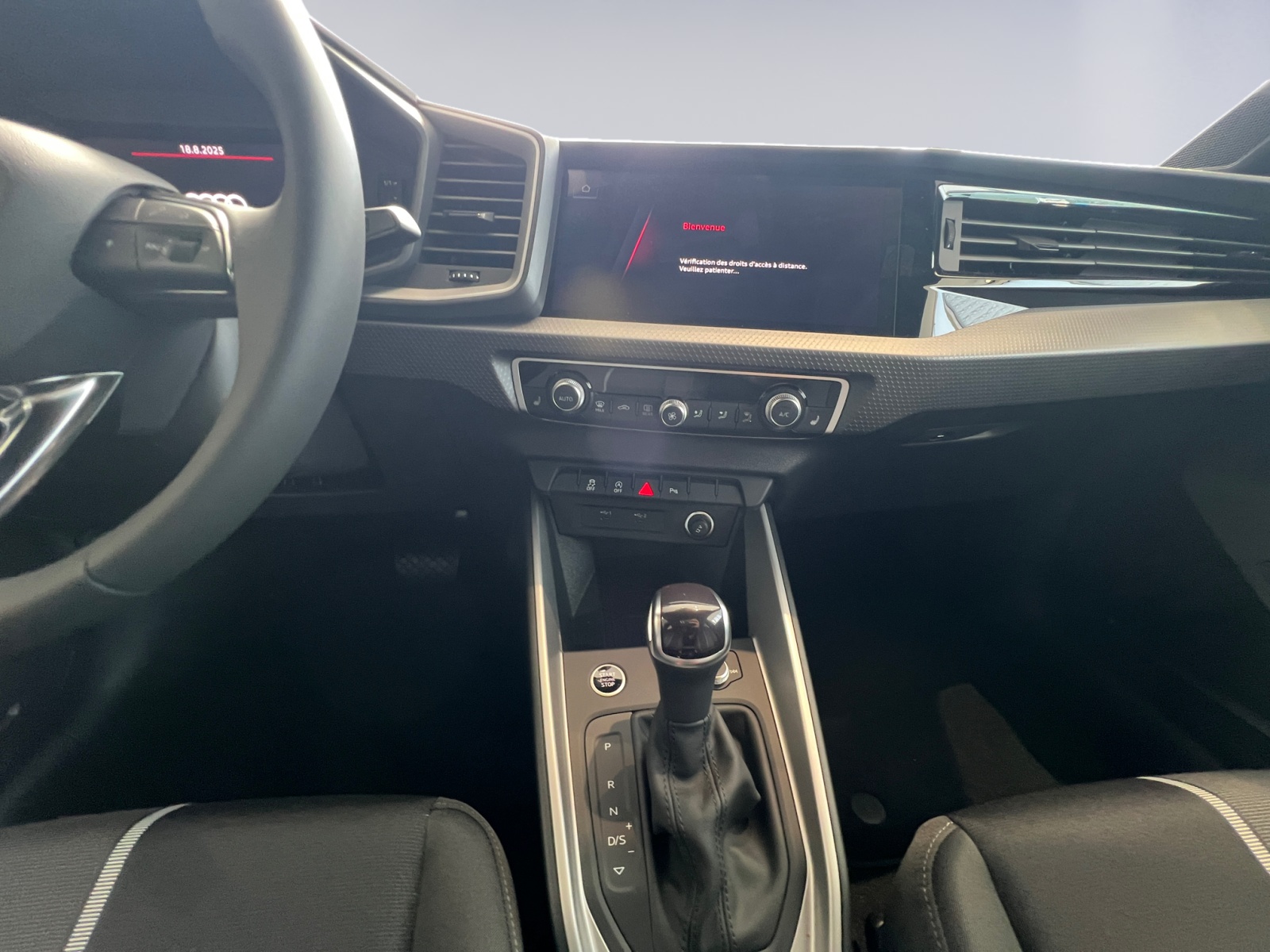 AUDI A1 Sportback 30 TFSI Attraction-image-10