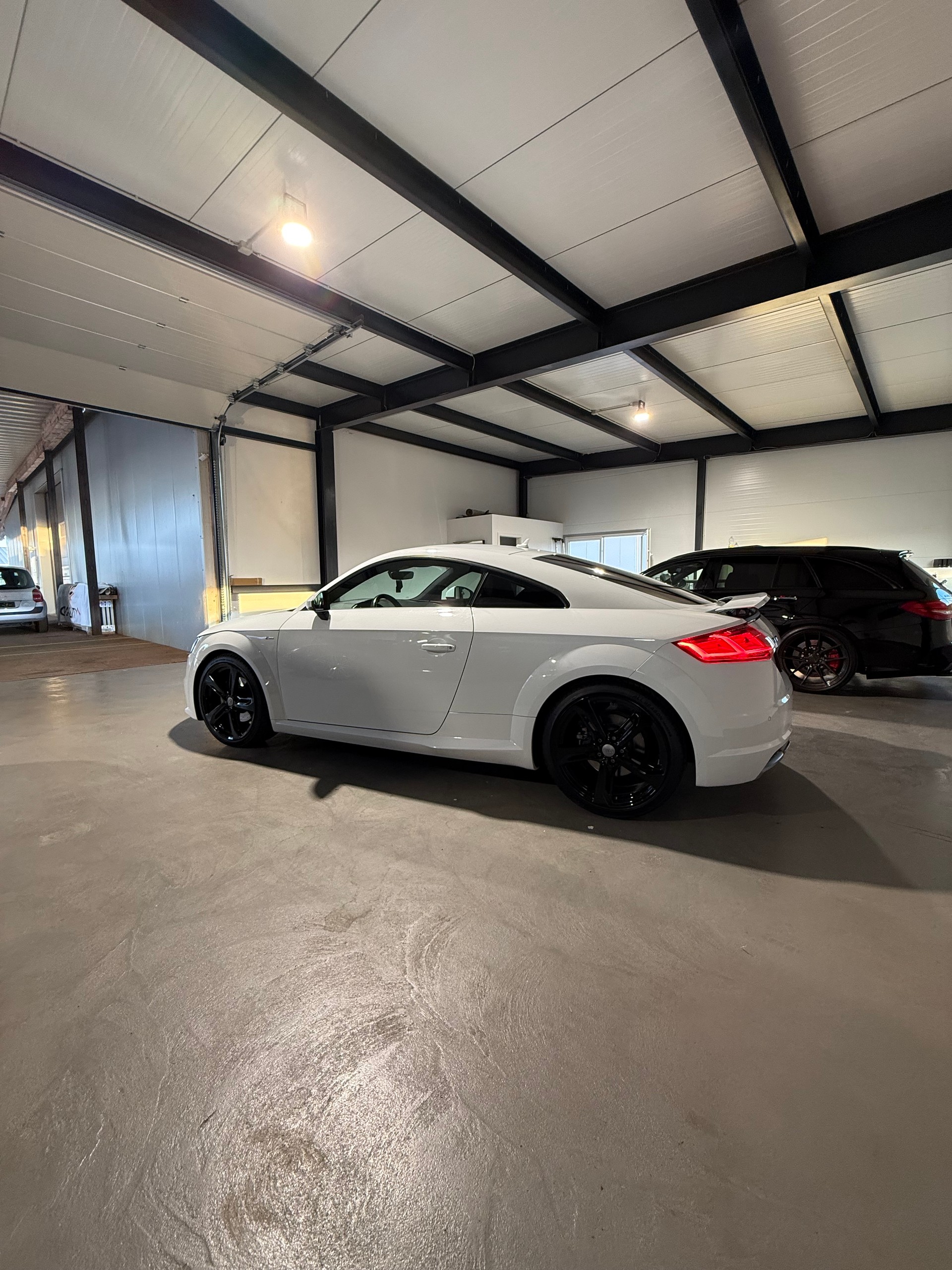 AUDI 2.0 TFSI quattro S-Line-image-4