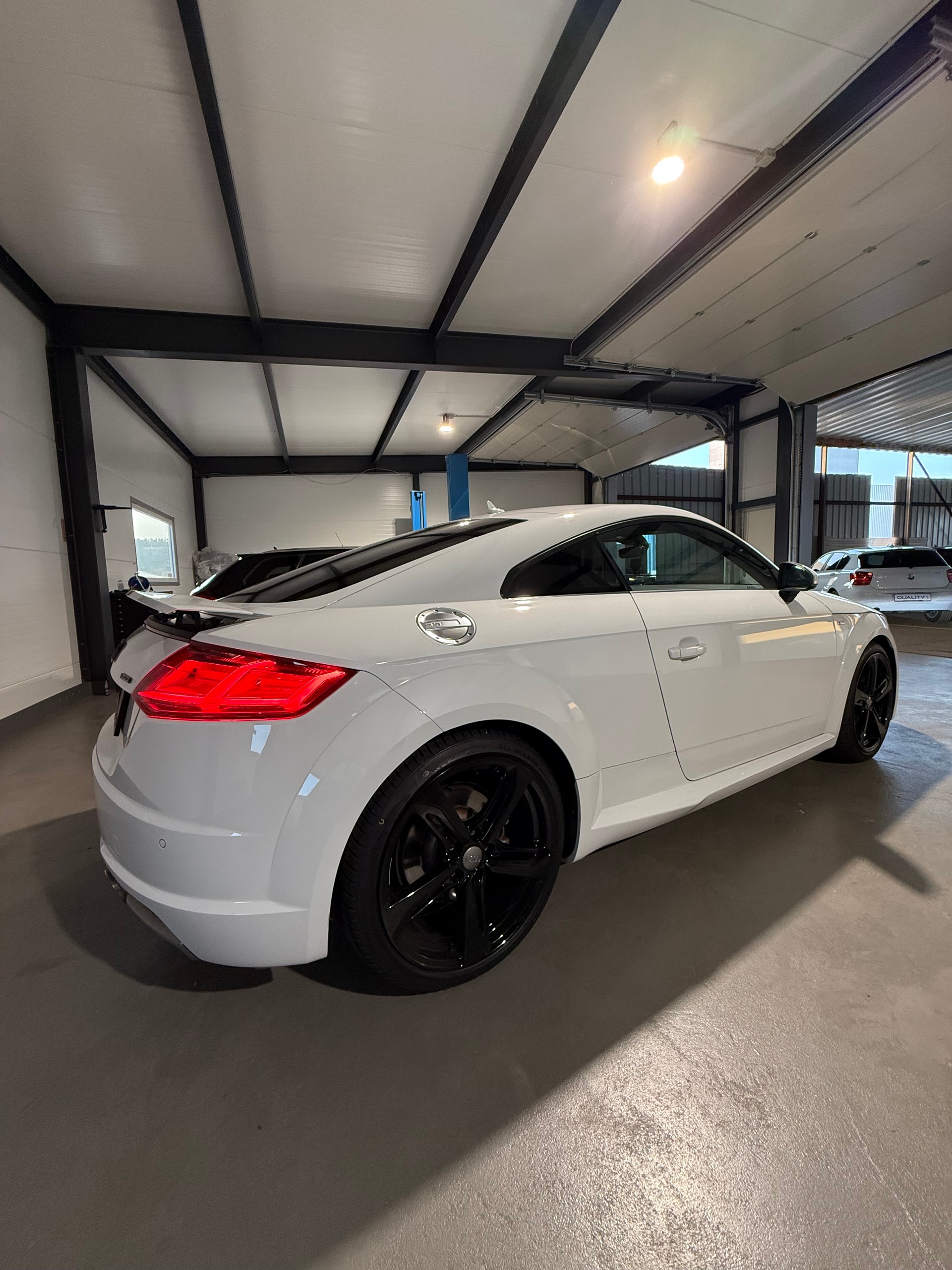 AUDI 2.0 TFSI quattro S-Line-image-7