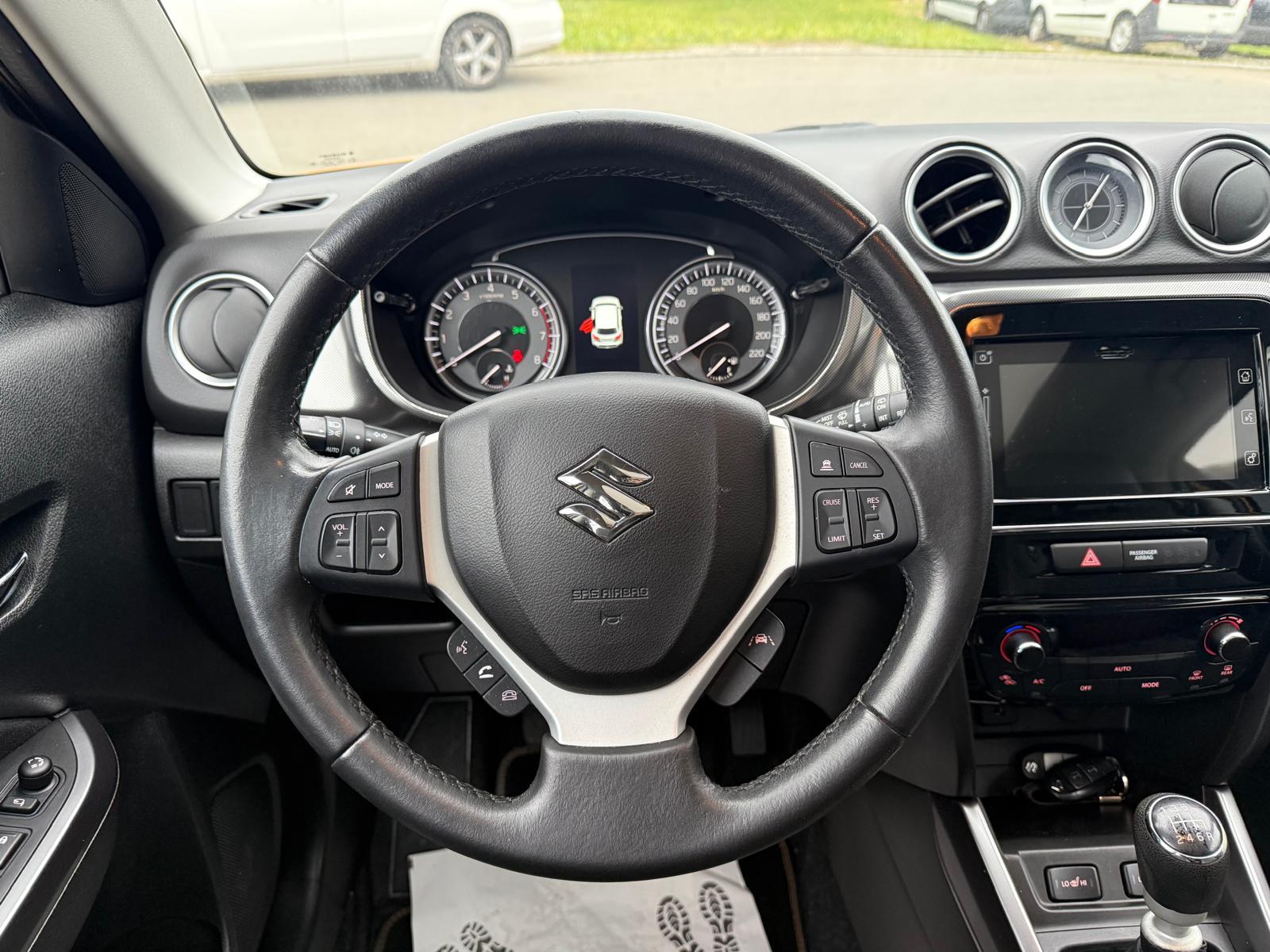 SUZUKI Vitara 1.4 T Compact Top 4x4-image-9