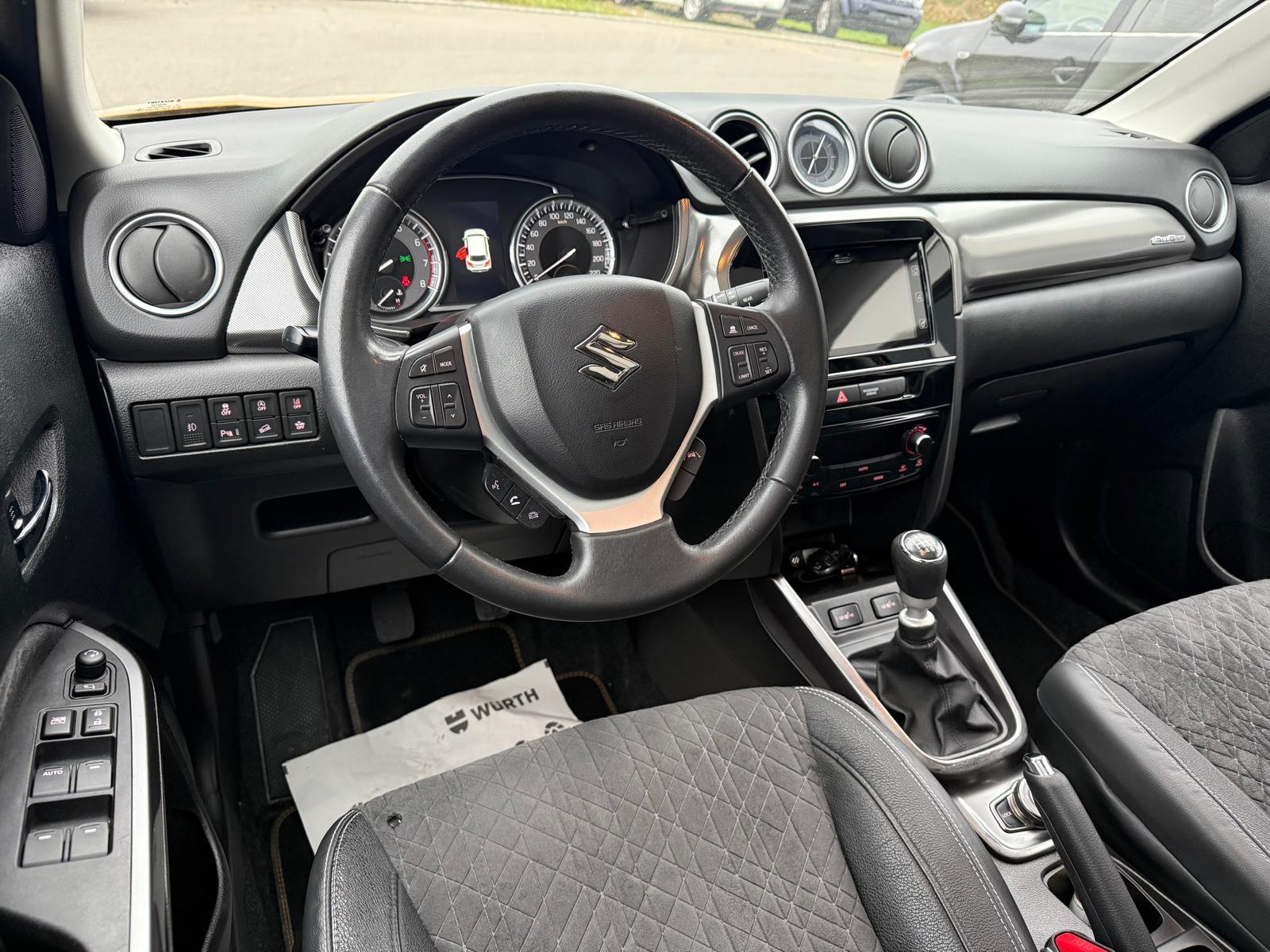 SUZUKI Vitara 1.4 T Compact Top 4x4-image-6