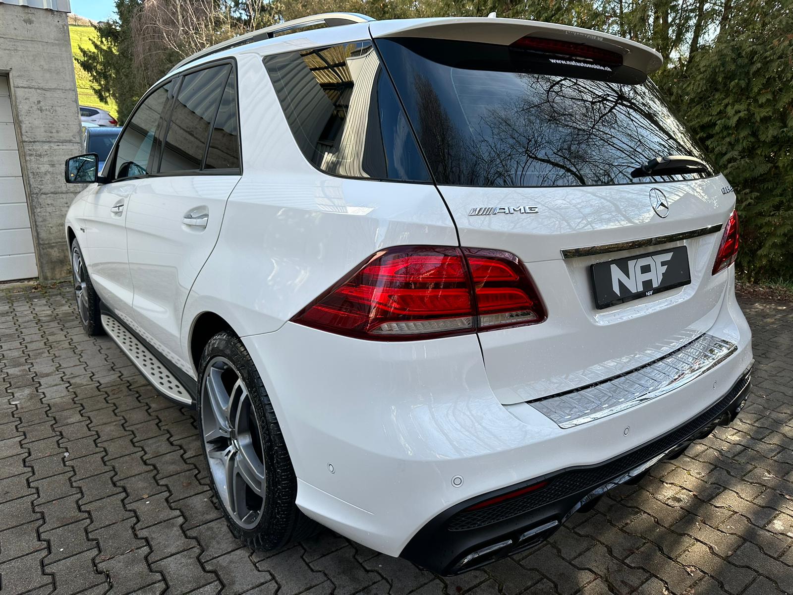 MERCEDES-BENZ GLE 43 AMG Executive 4Matic 9G-Tronic-image-2