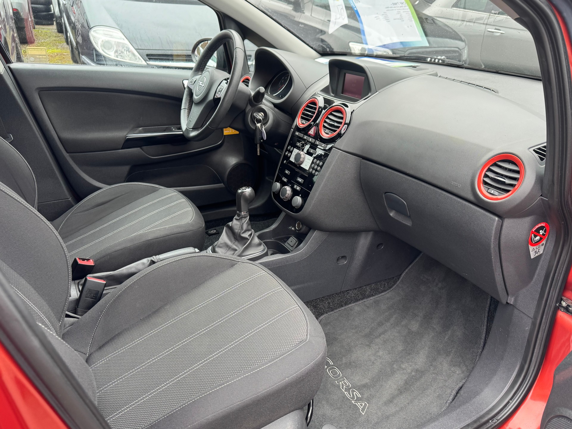 OPEL Corsa 1.6 Turbo Color Edition-image-5