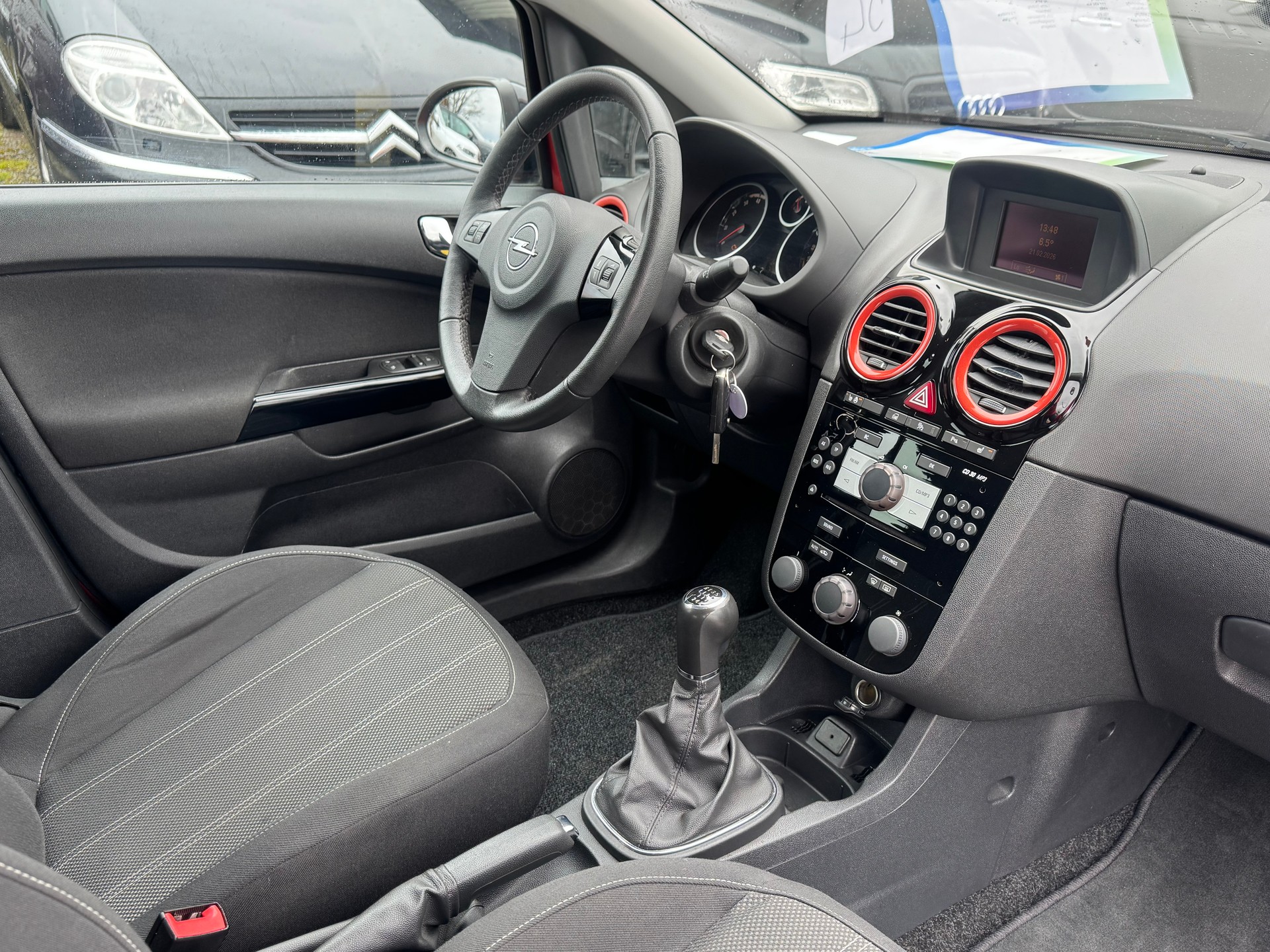 OPEL Corsa 1.6 Turbo Color Edition-image-6