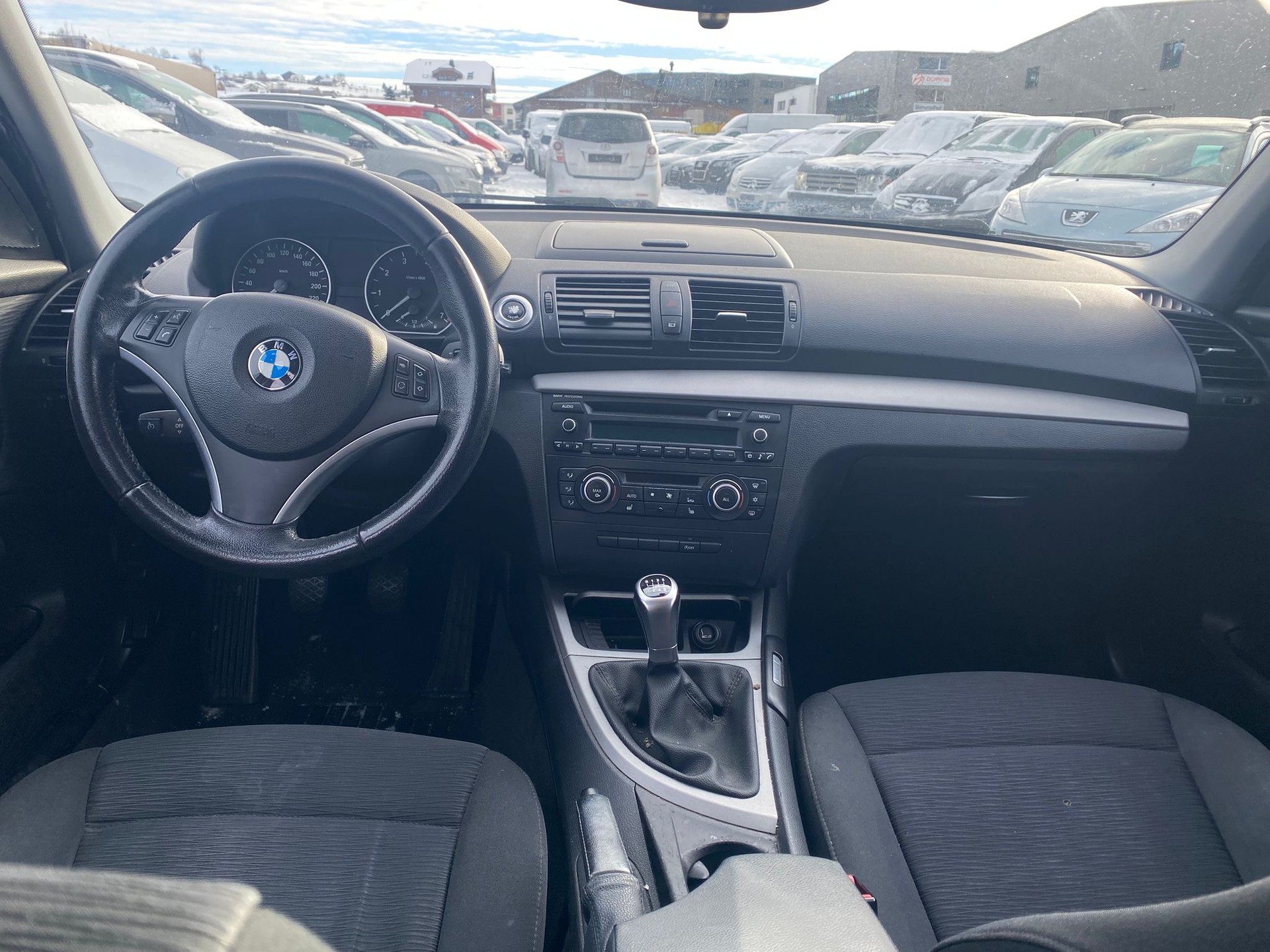 BMW 116i Dynamic Edition-image-8