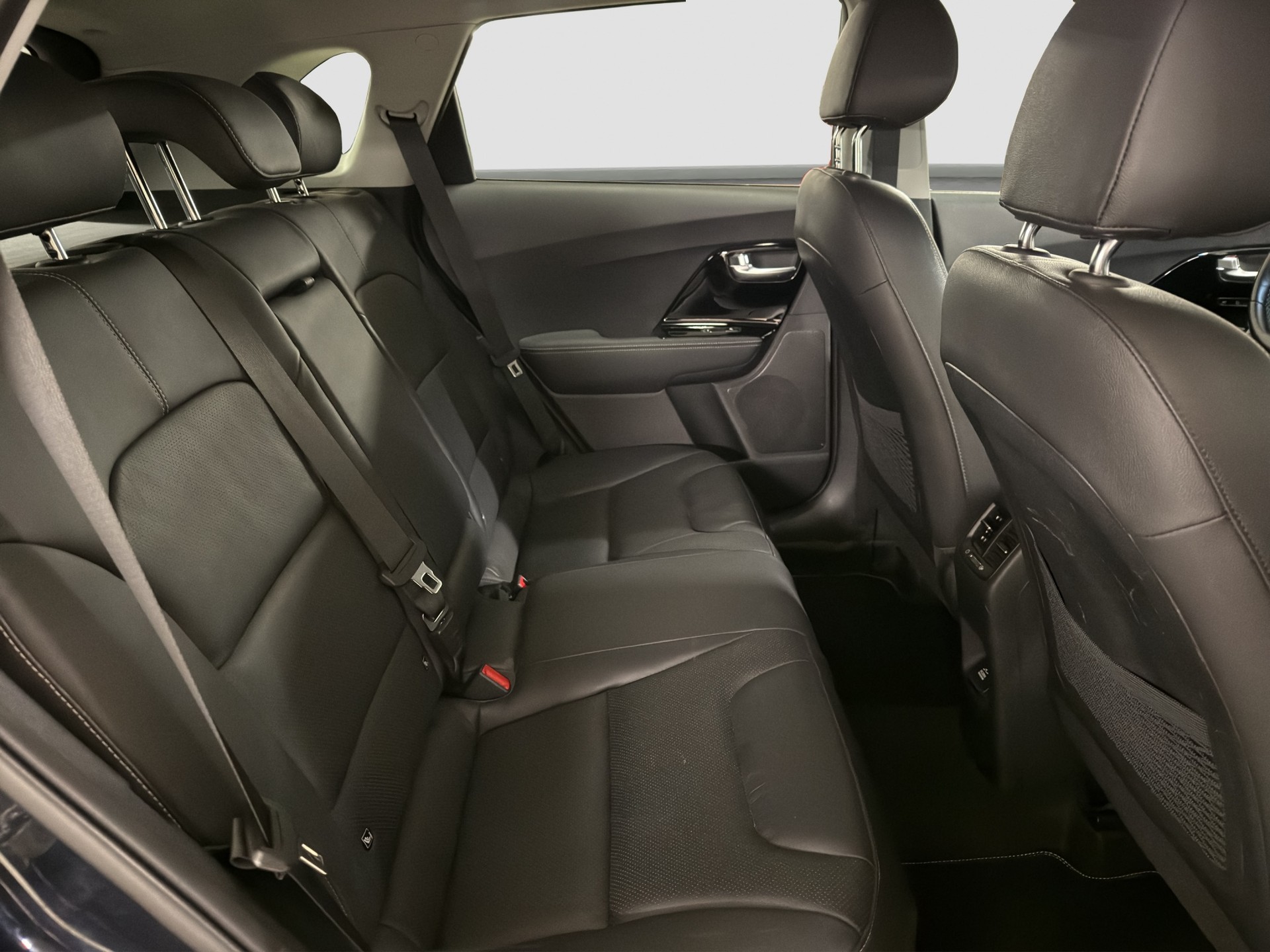 KIA Niro 1.6 GDi Plug-in Hybrid-image-10