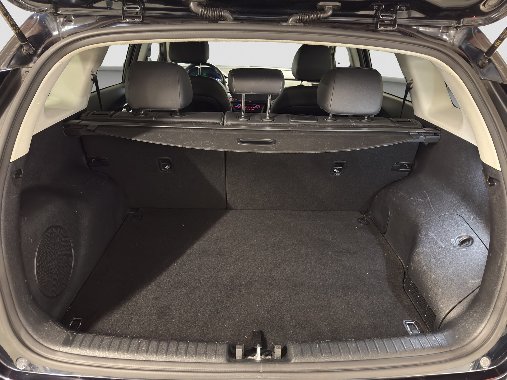 KIA Niro 1.6 GDi Plug-in Hybrid-image-15