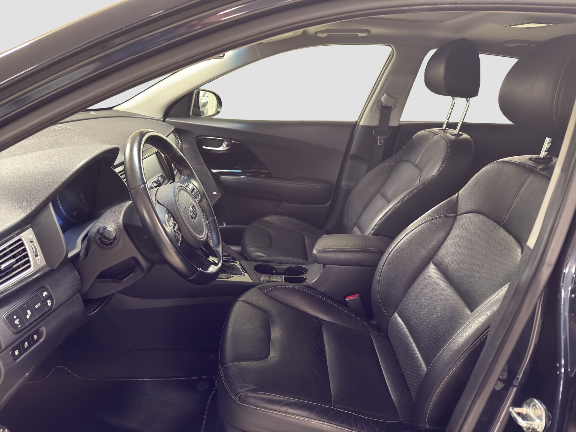 KIA Niro 1.6 GDi Plug-in Hybrid-image-8