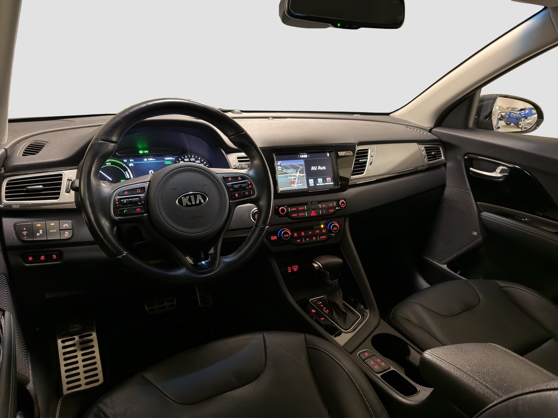KIA Niro 1.6 GDi Plug-in Hybrid-image-12