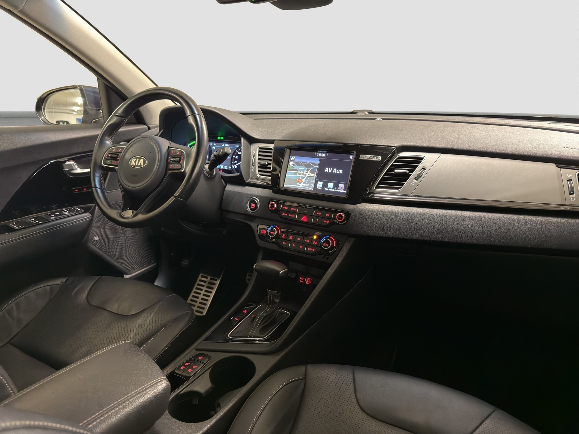 KIA Niro 1.6 GDi Plug-in Hybrid-image-13