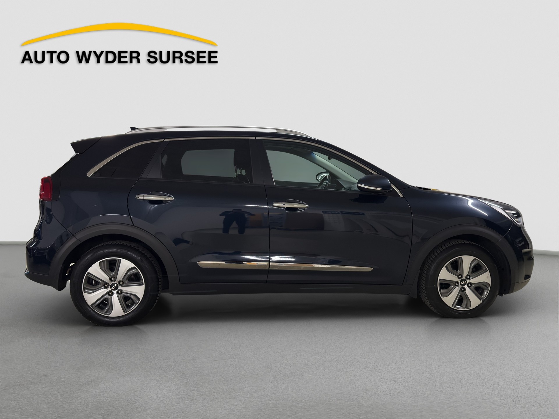 KIA Niro 1.6 GDi Plug-in Hybrid-image-6