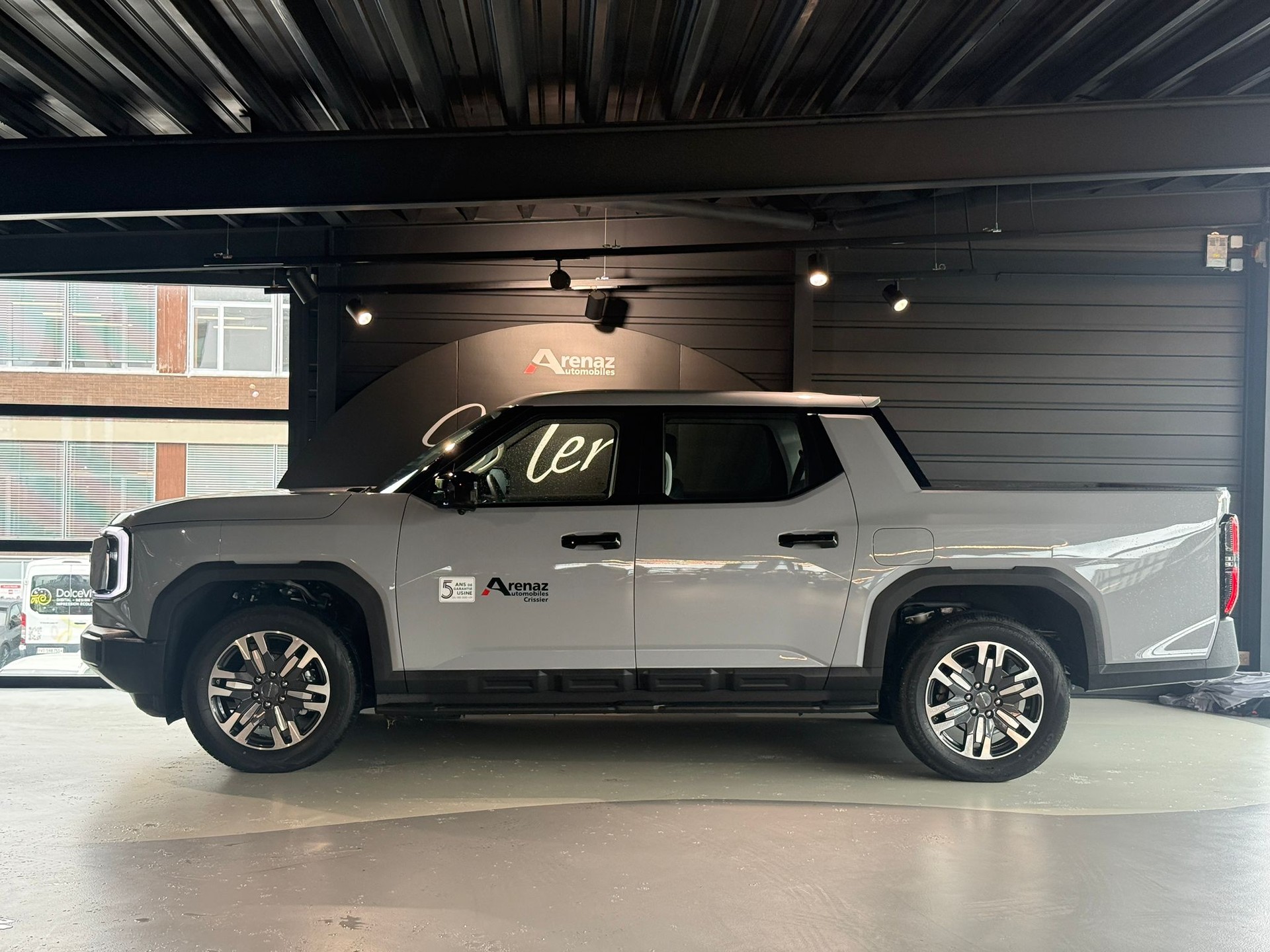 MAXUS eTerron 9 102kWh Luxury-showroom-element-1