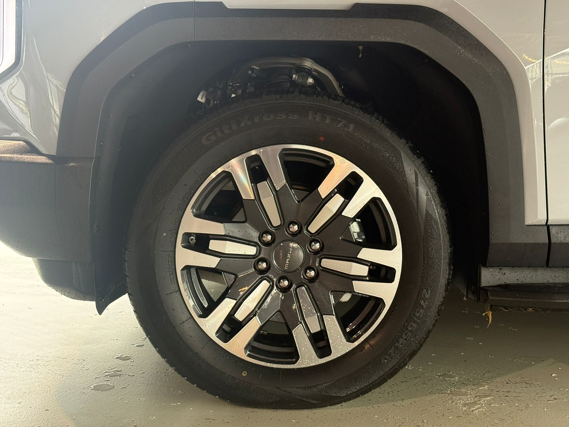 MAXUS eTerron 9 102kWh Luxury-image-18