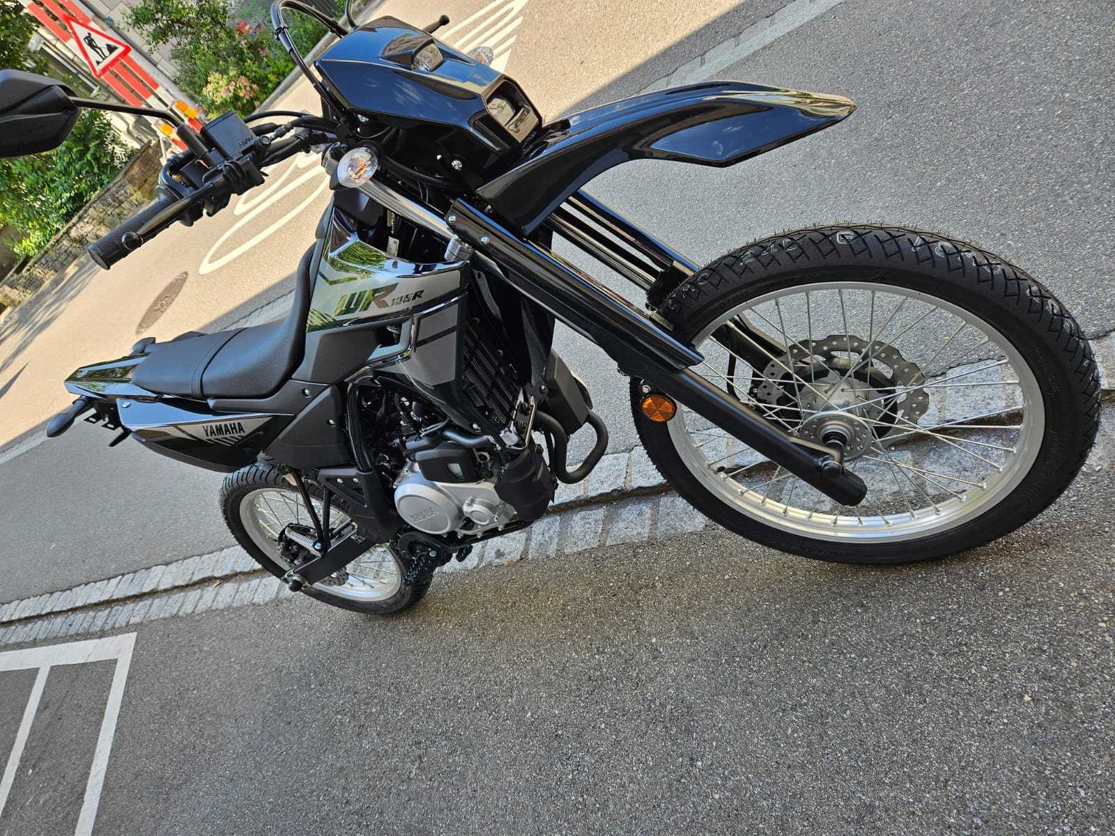YAMAHA WR 125 R SuperMotard-showroom-element-3