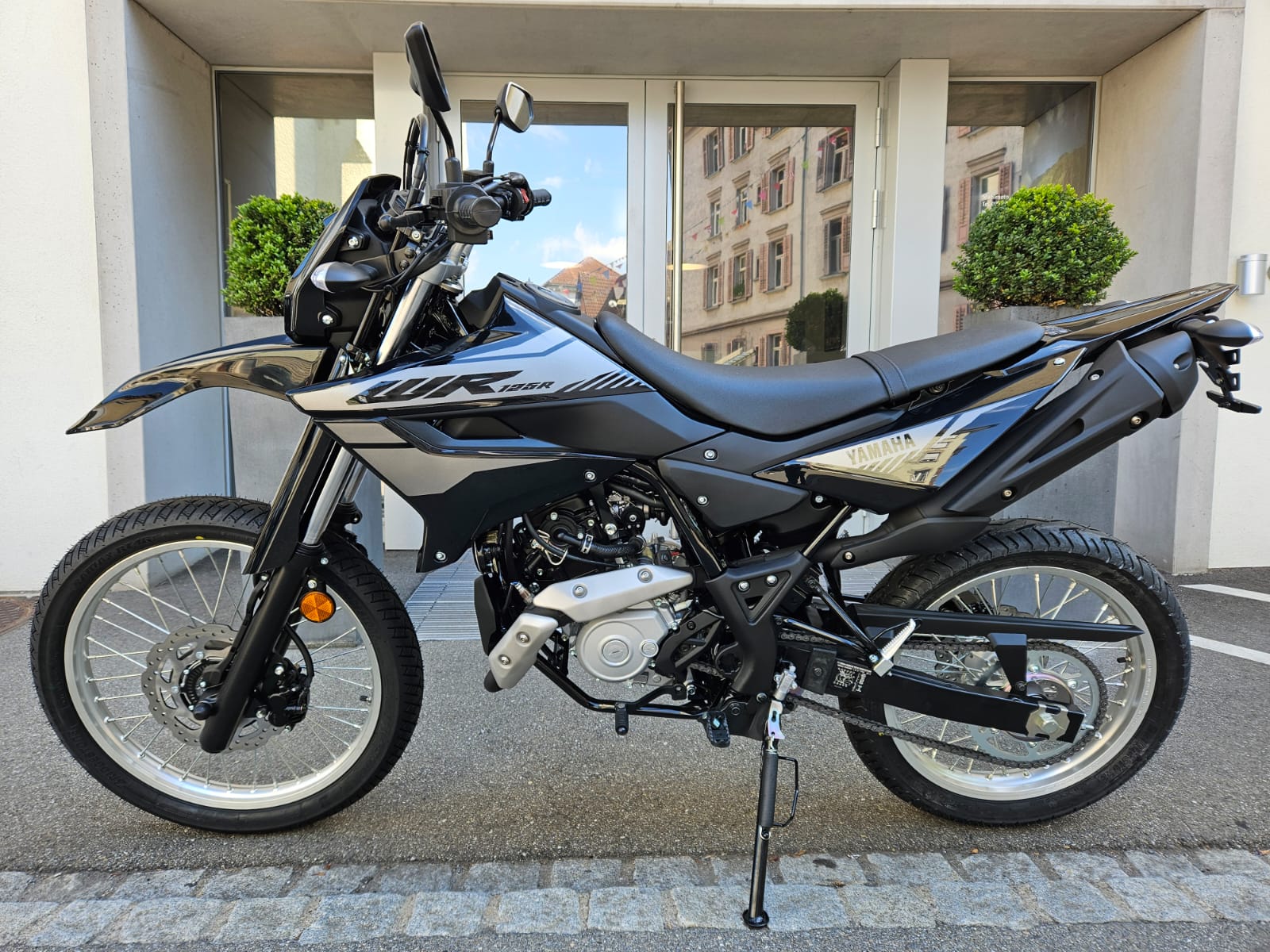 YAMAHA WR 125 R SuperMotard-showroom-element-1