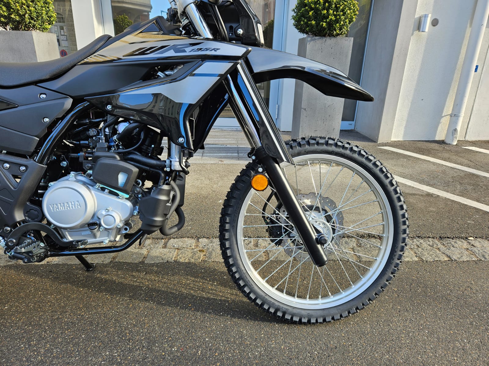 YAMAHA WR 125 R-showroom-element-3