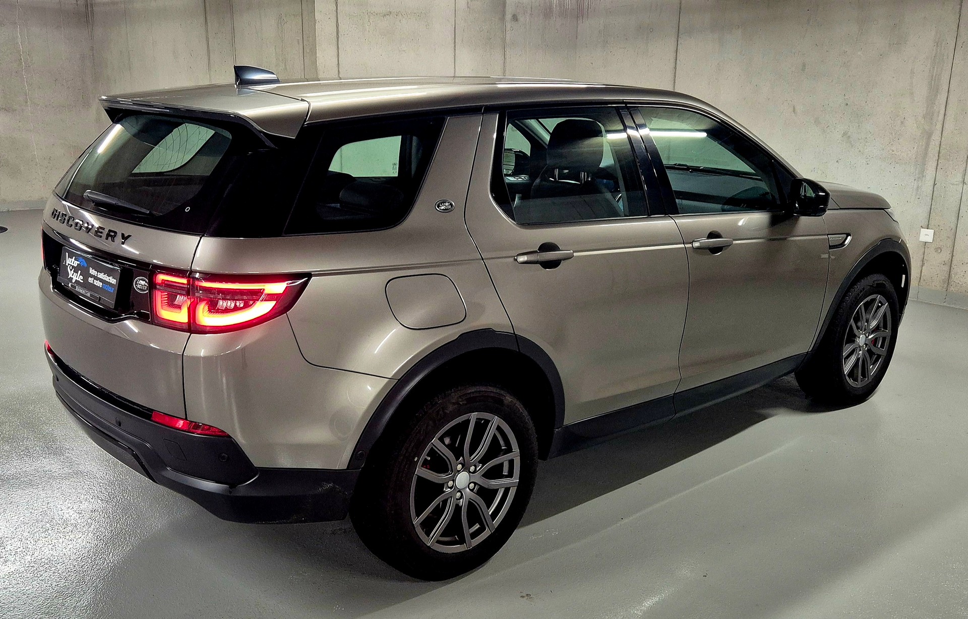 LAND ROVER Discovery Sport D200 2.0D TD4 MHEV SE AT9-image-8