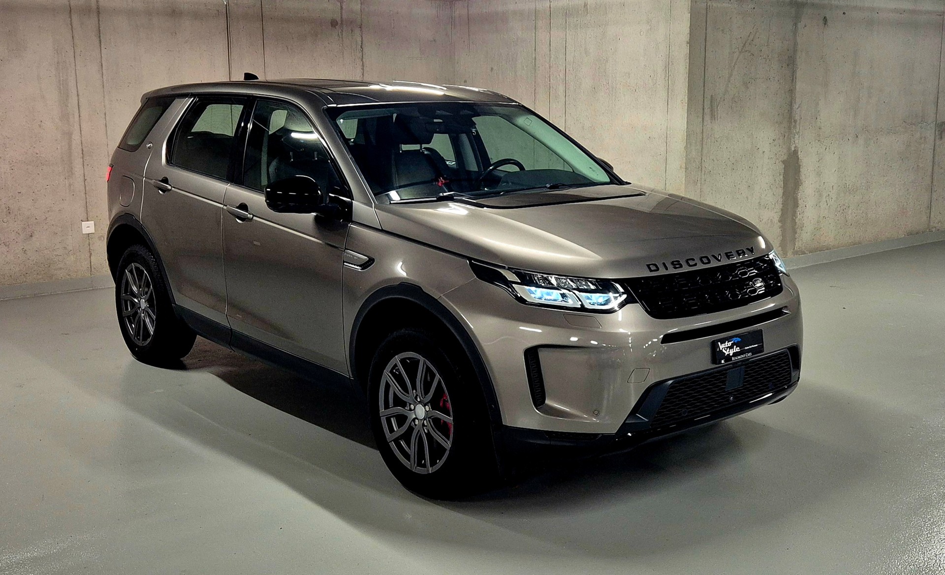LAND ROVER Discovery Sport D200 2.0D TD4 MHEV SE AT9-image-0