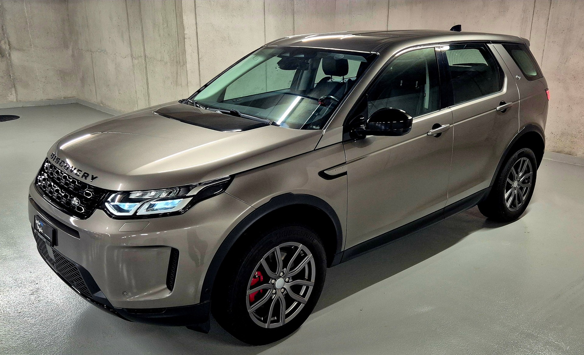 LAND ROVER Discovery Sport D200 2.0D TD4 MHEV SE AT9-image-3