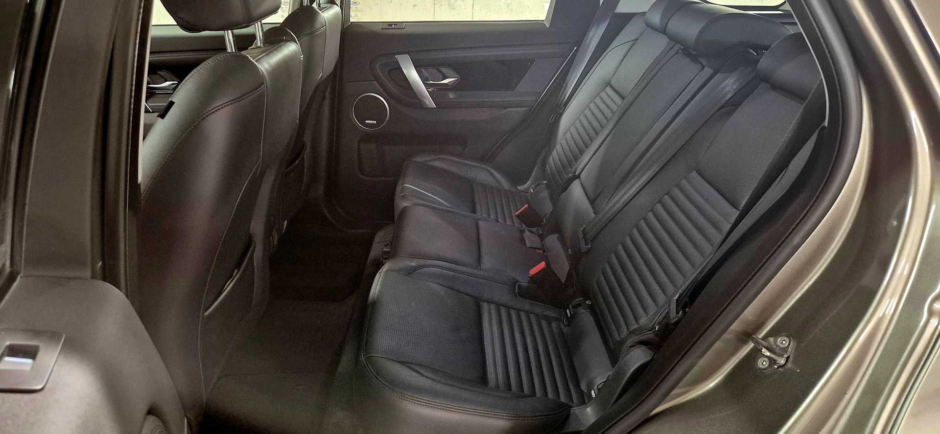 LAND ROVER Discovery Sport D200 2.0D TD4 MHEV SE AT9-image-13