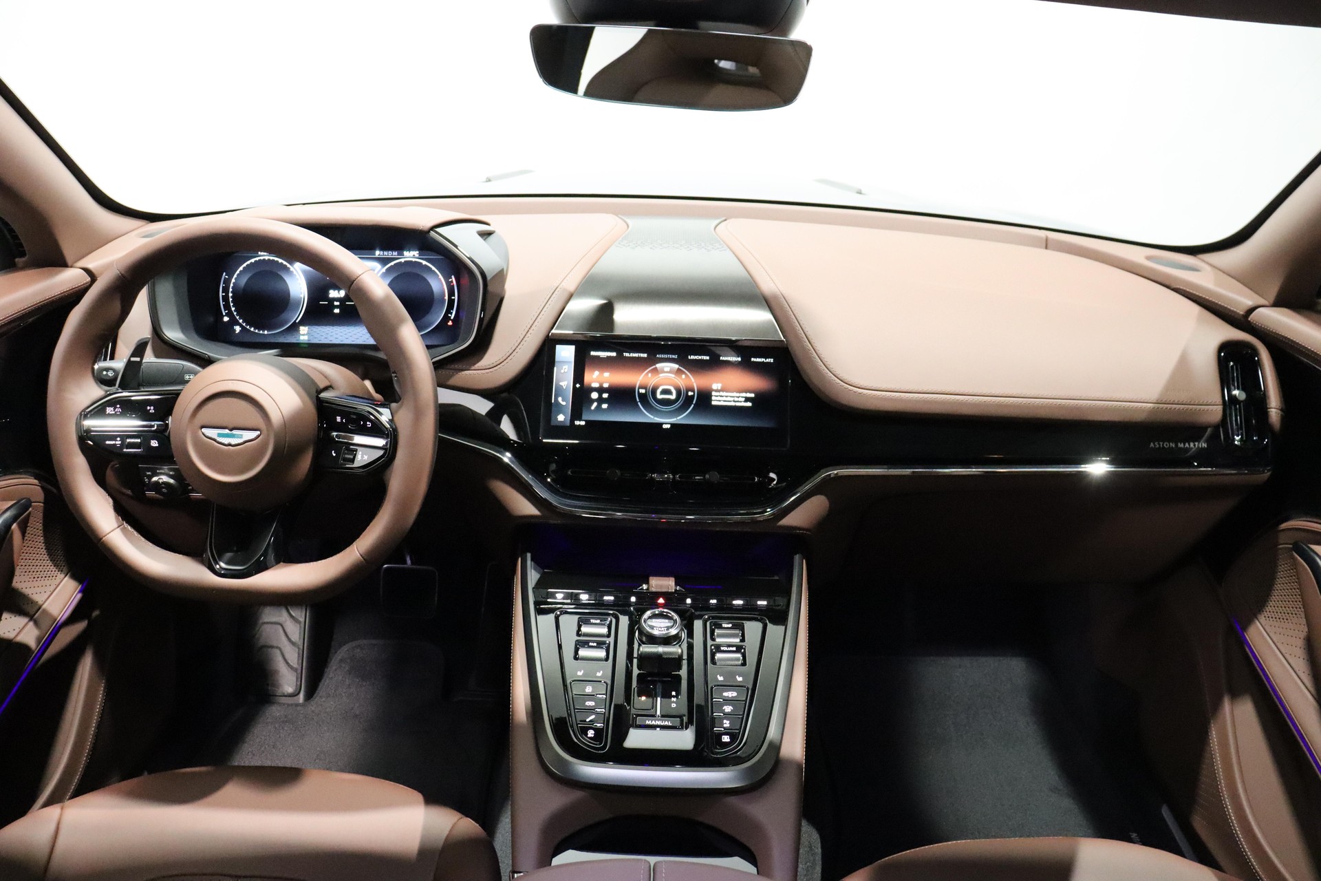 ASTON MARTIN DBX S 4.0 V8 Bi-Turbo-image-5
